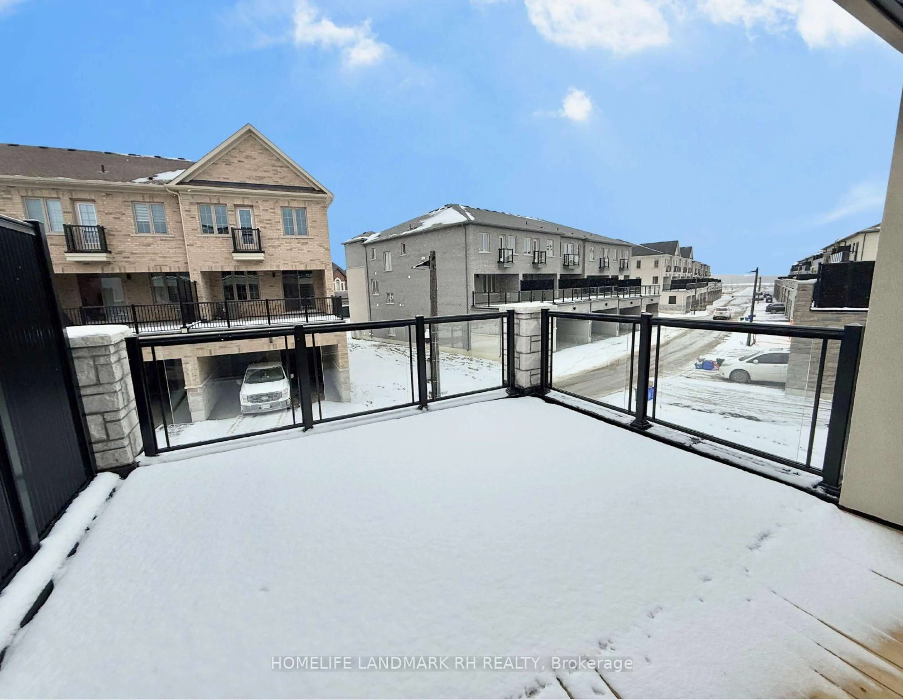 Patio, street for 187 Berczy Green Dr, Markham Ontario L6C 3P4