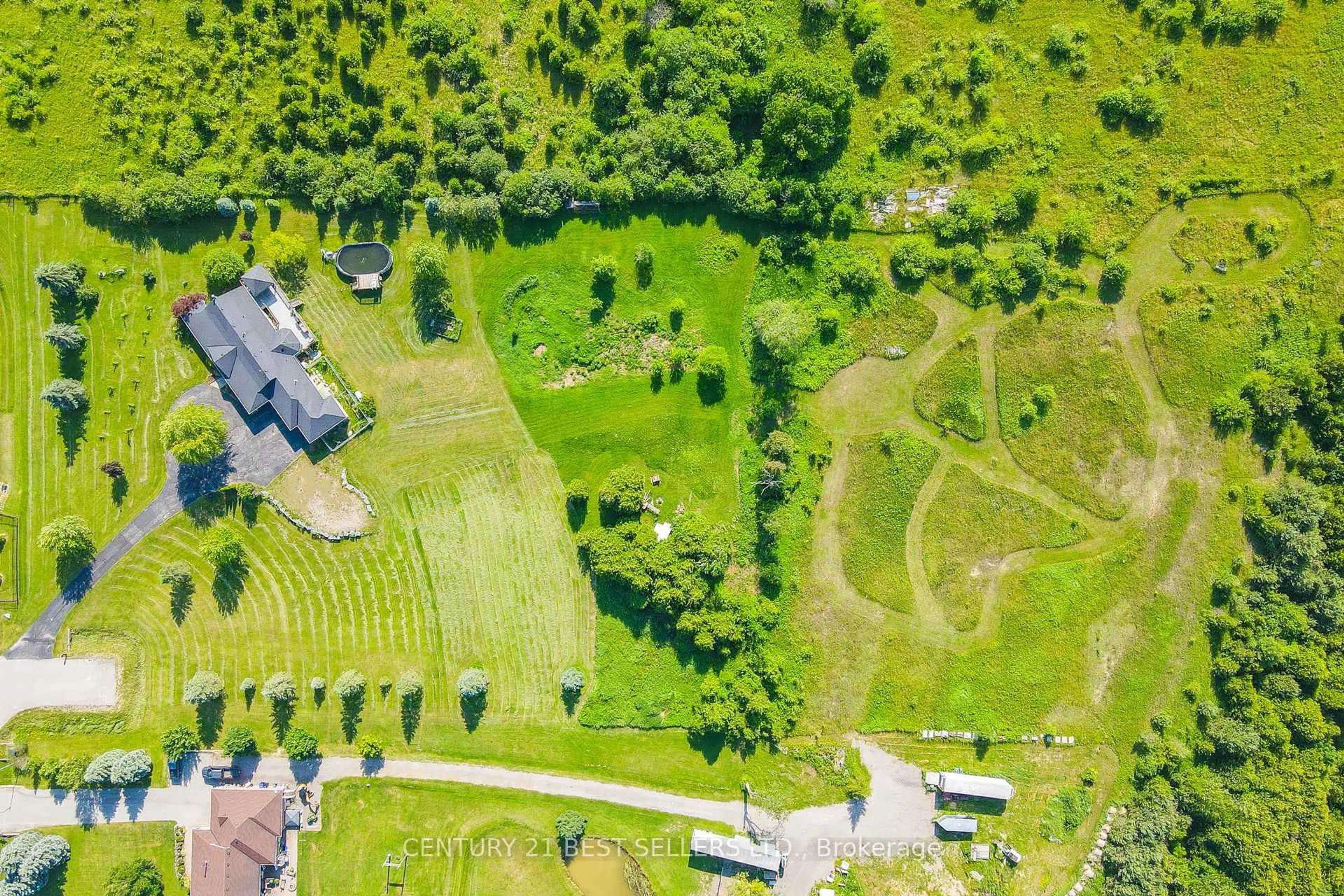 A pic from outside/outdoor area/front of a property/back of a property/a pic from drone, unknown for 14 Pioneer Ridge Crt, Essa Ontario L0L 1N0