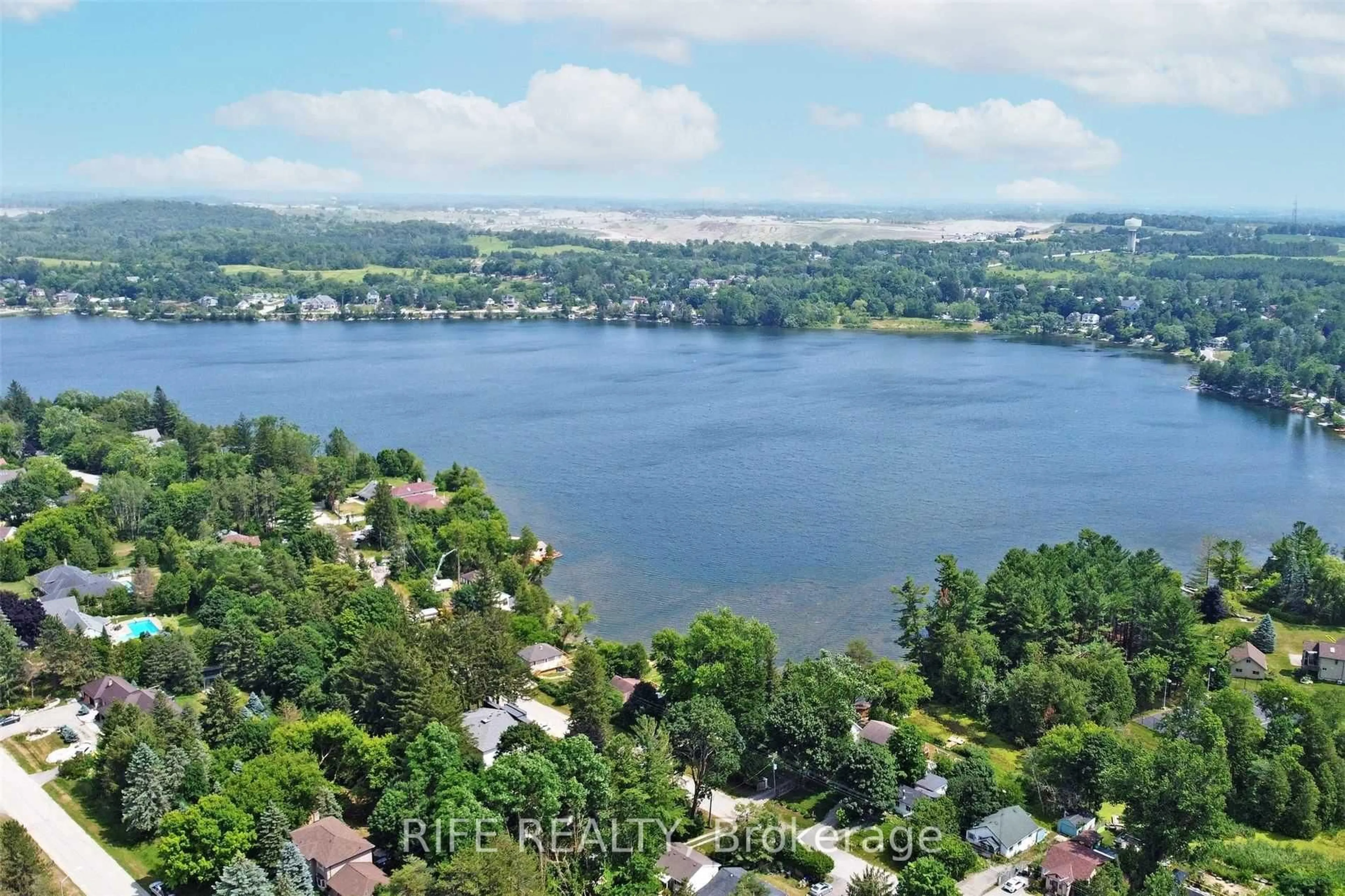 A pic from outside/outdoor area/front of a property/back of a property/a pic from drone, water/lake/river/ocean view for 41 Connor Dr, Whitchurch-Stouffville Ontario L4A 7X3