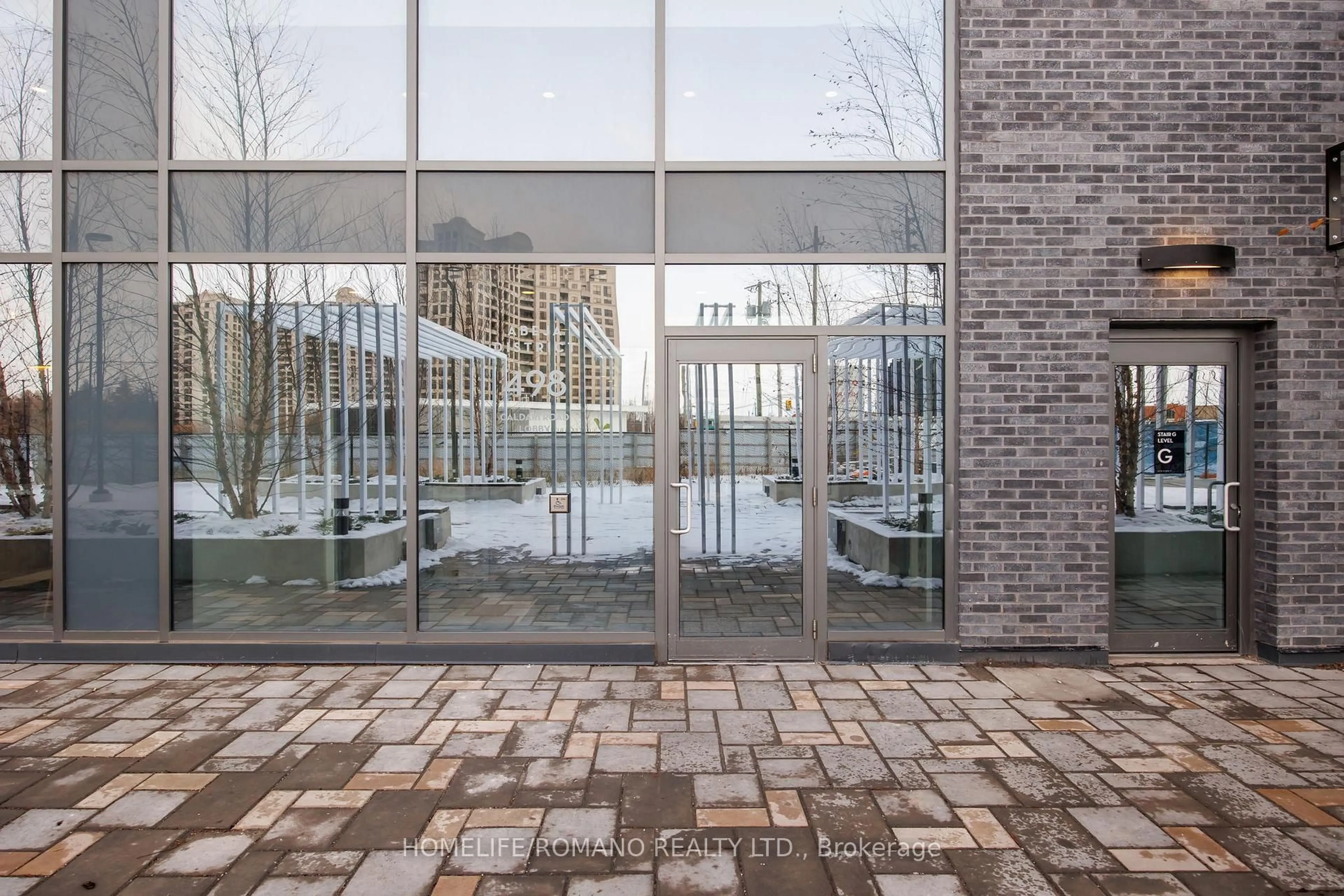 Indoor foyer for 498 Caldari Rd #1426, Vaughan Ontario L4K 2N9