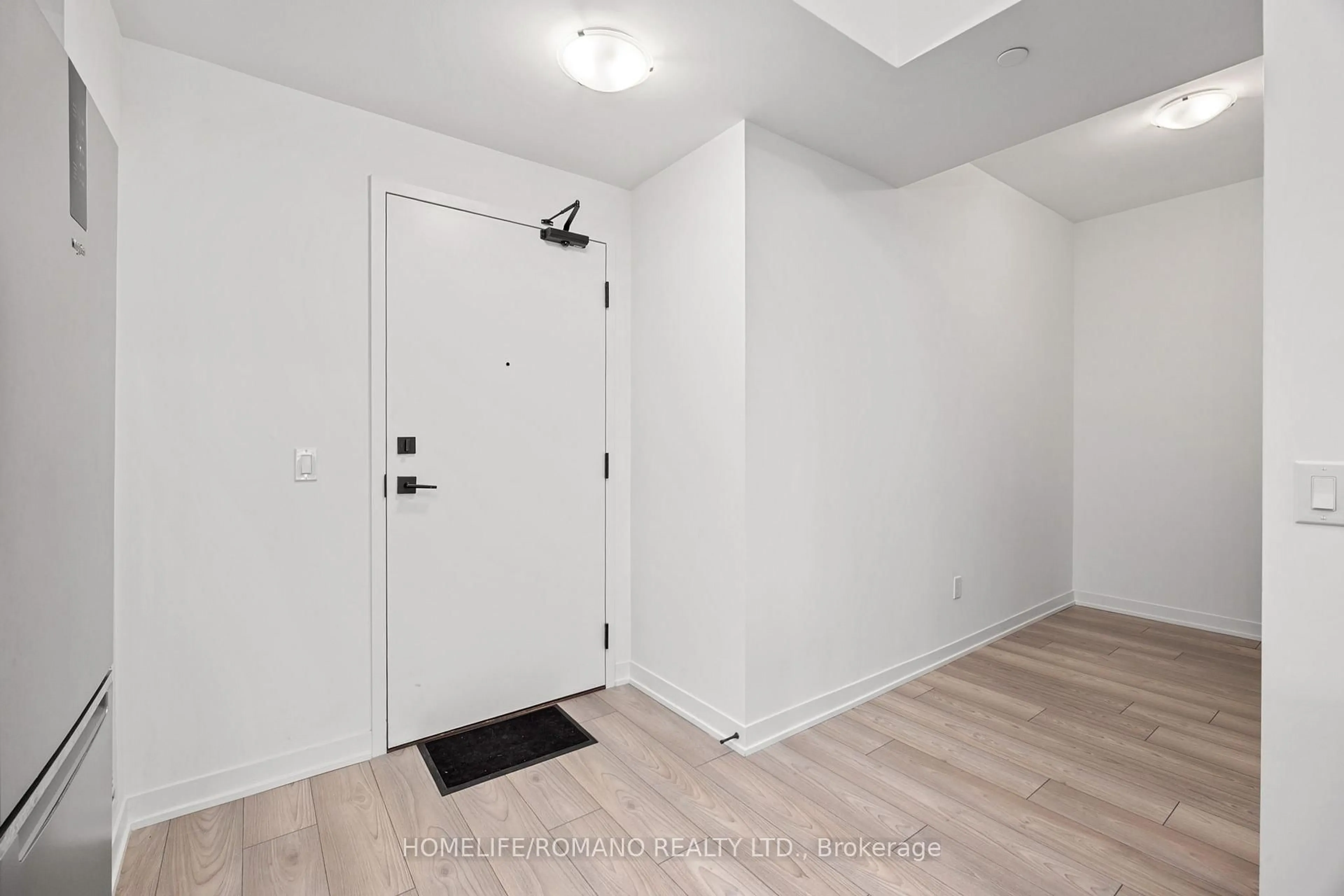 Indoor entryway for 498 Caldari Rd #1426, Vaughan Ontario L4K 2N9