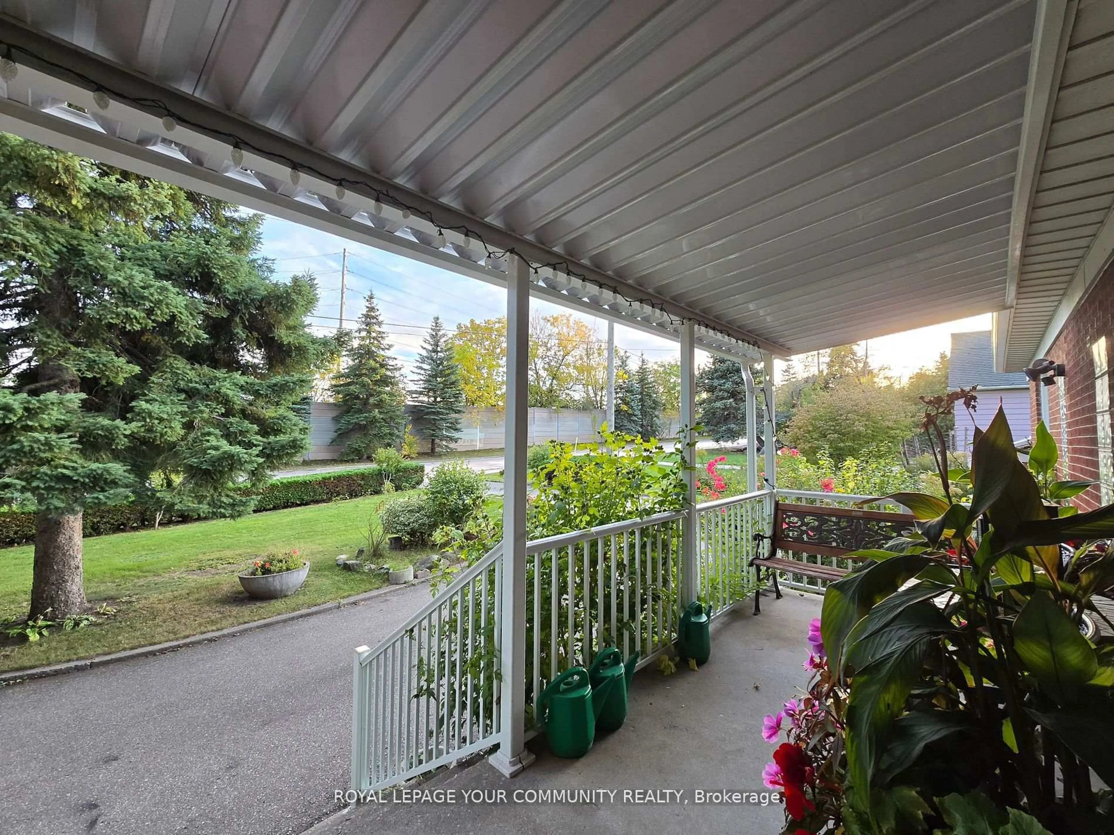 Patio, water/lake/river/ocean view for 100 Langstaff Rd, Richmond Hill Ontario L4C 6N3