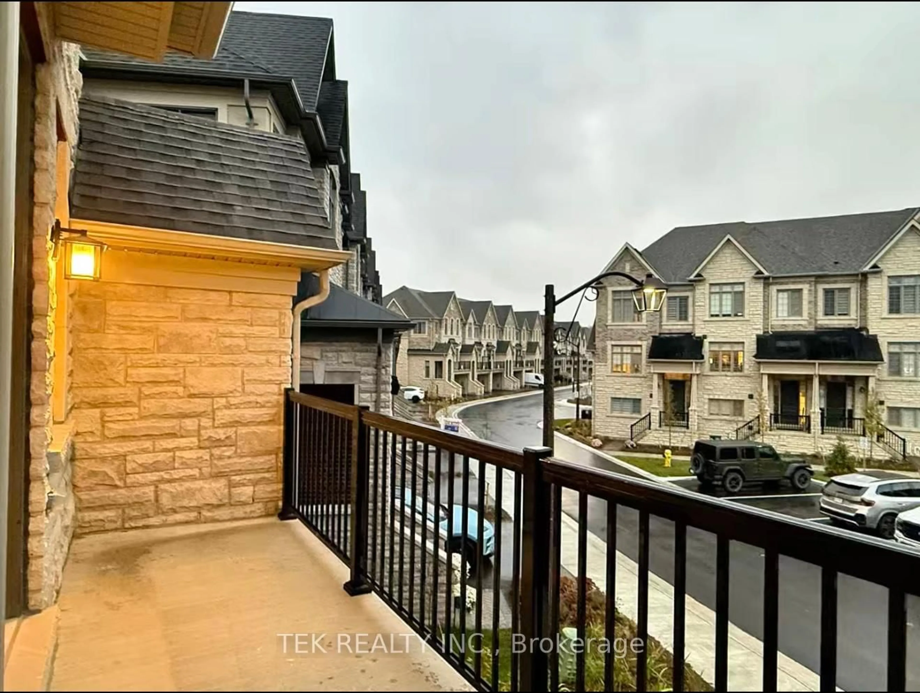 A pic from outside/outdoor area/front of a property/back of a property/a pic from drone, city buildings view from balcony for 9 West Village Lane, Markham Ontario L6C 3L5