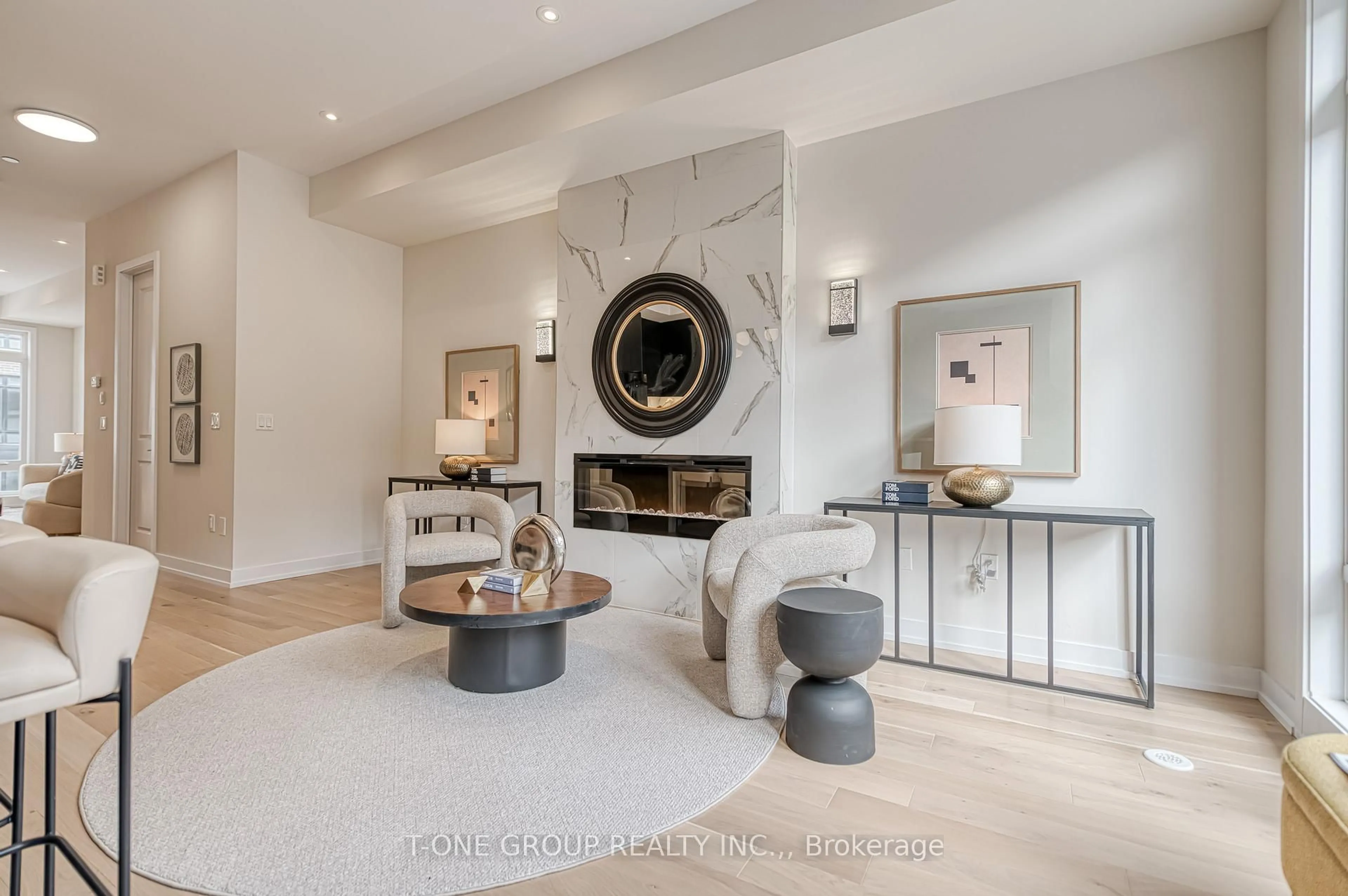 Living room with furniture, unknown for 21 Ingersoll Lane, Richmond Hill Ontario L4E 1G9