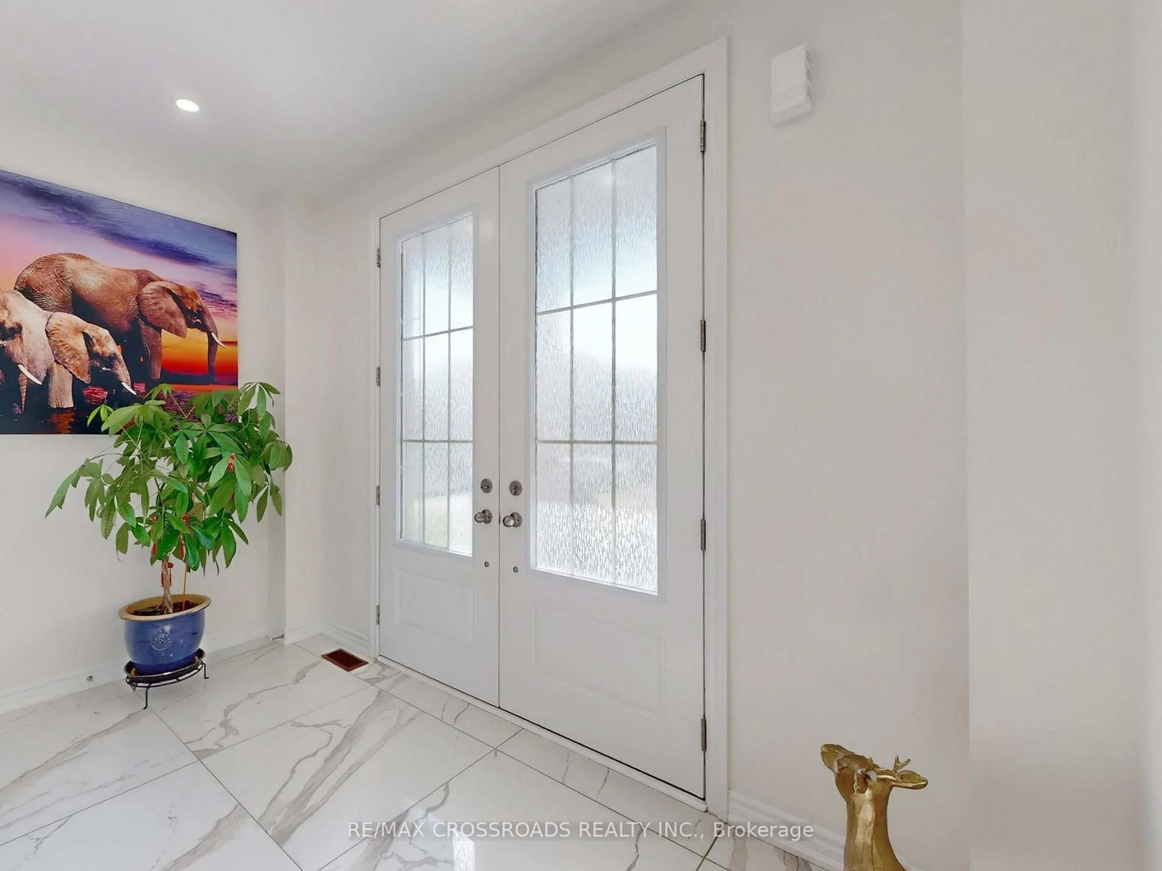 Indoor entryway for 62 Kentledge Ave, East Gwillimbury Ontario L9N 0V9