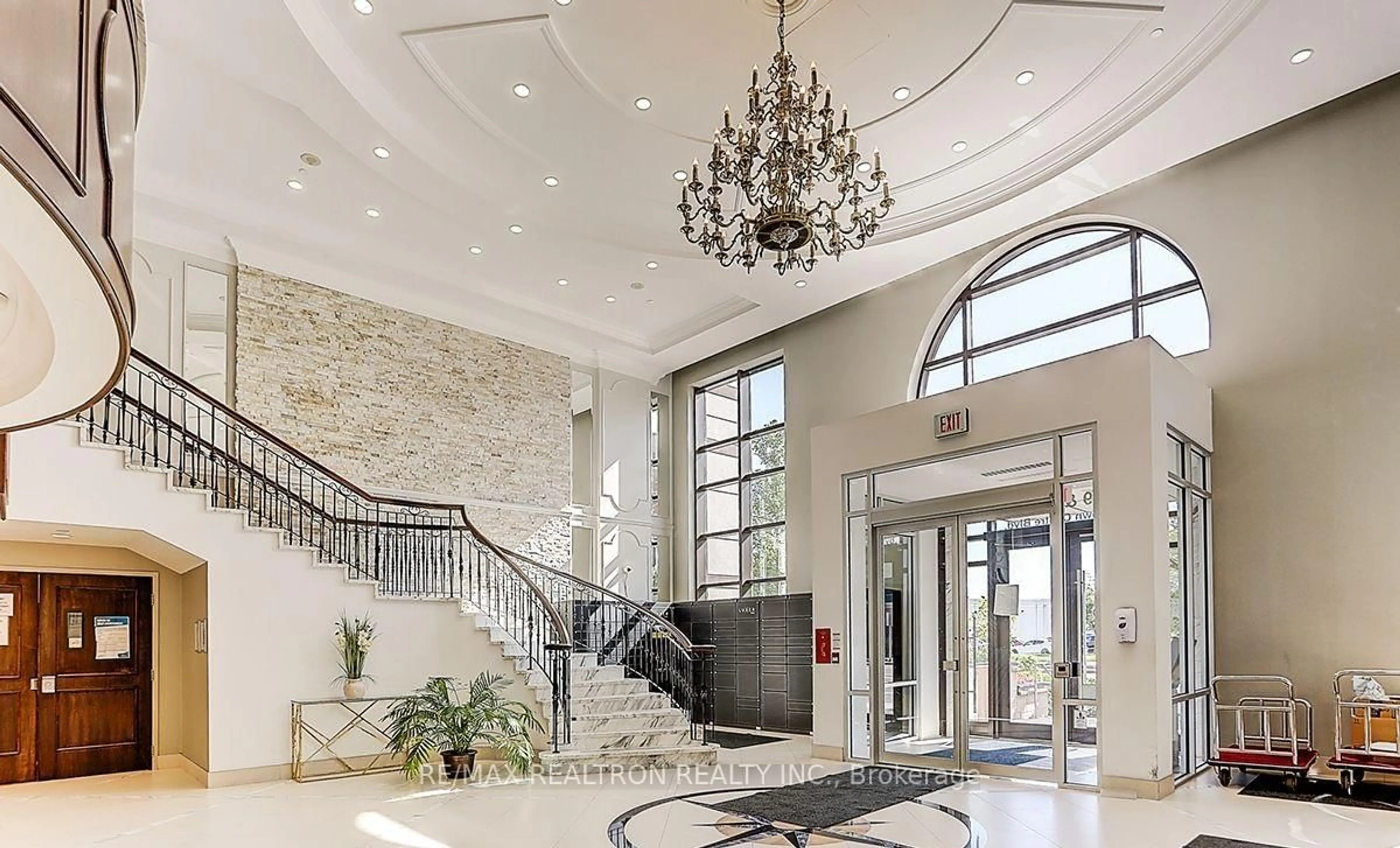 Indoor foyer for 33 Clegg Rd #703, Markham Ontario L6G 0G6