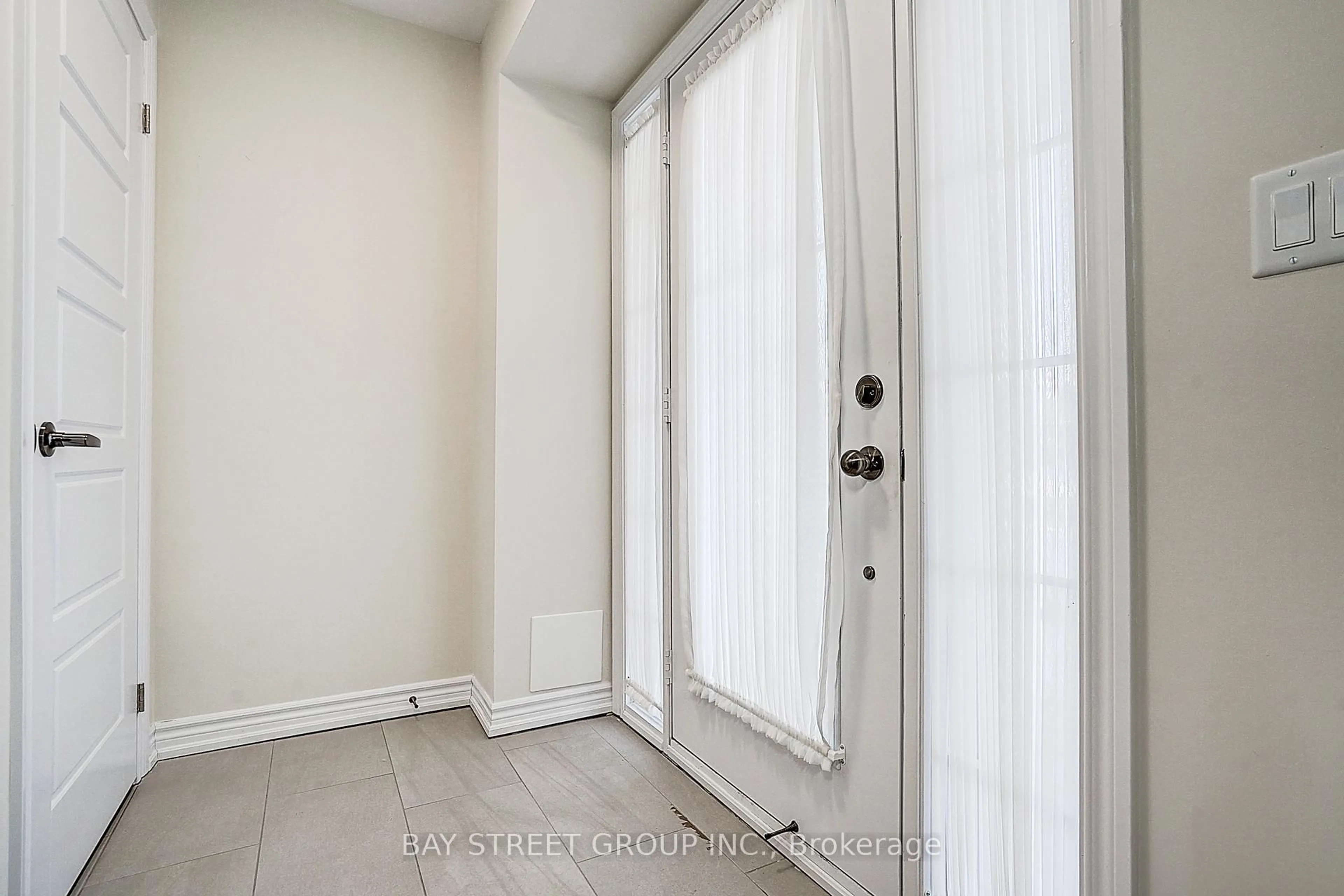 Unknown for 10943 VICTORIA SQUARE Blvd, Markham Ontario L6C 0Z3