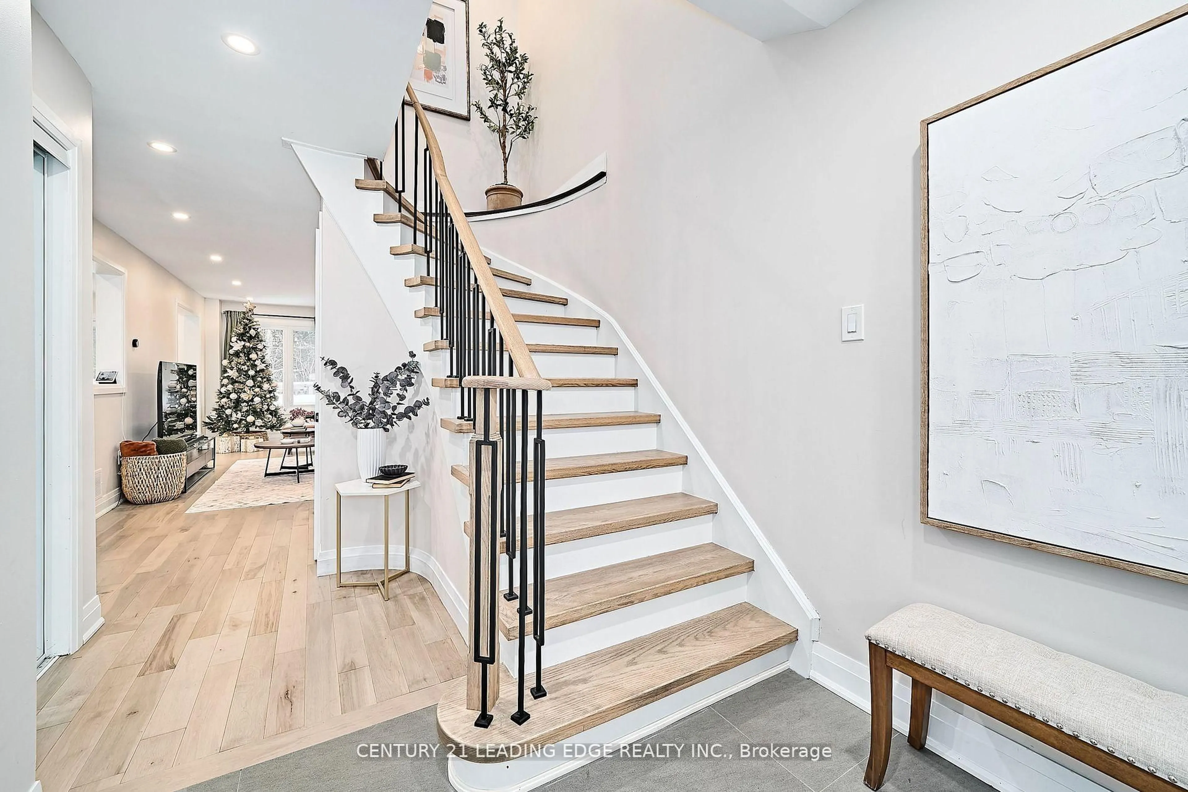 Stairs for 14 Opal Crt, Whitchurch-Stouffville Ontario L4A 8C2