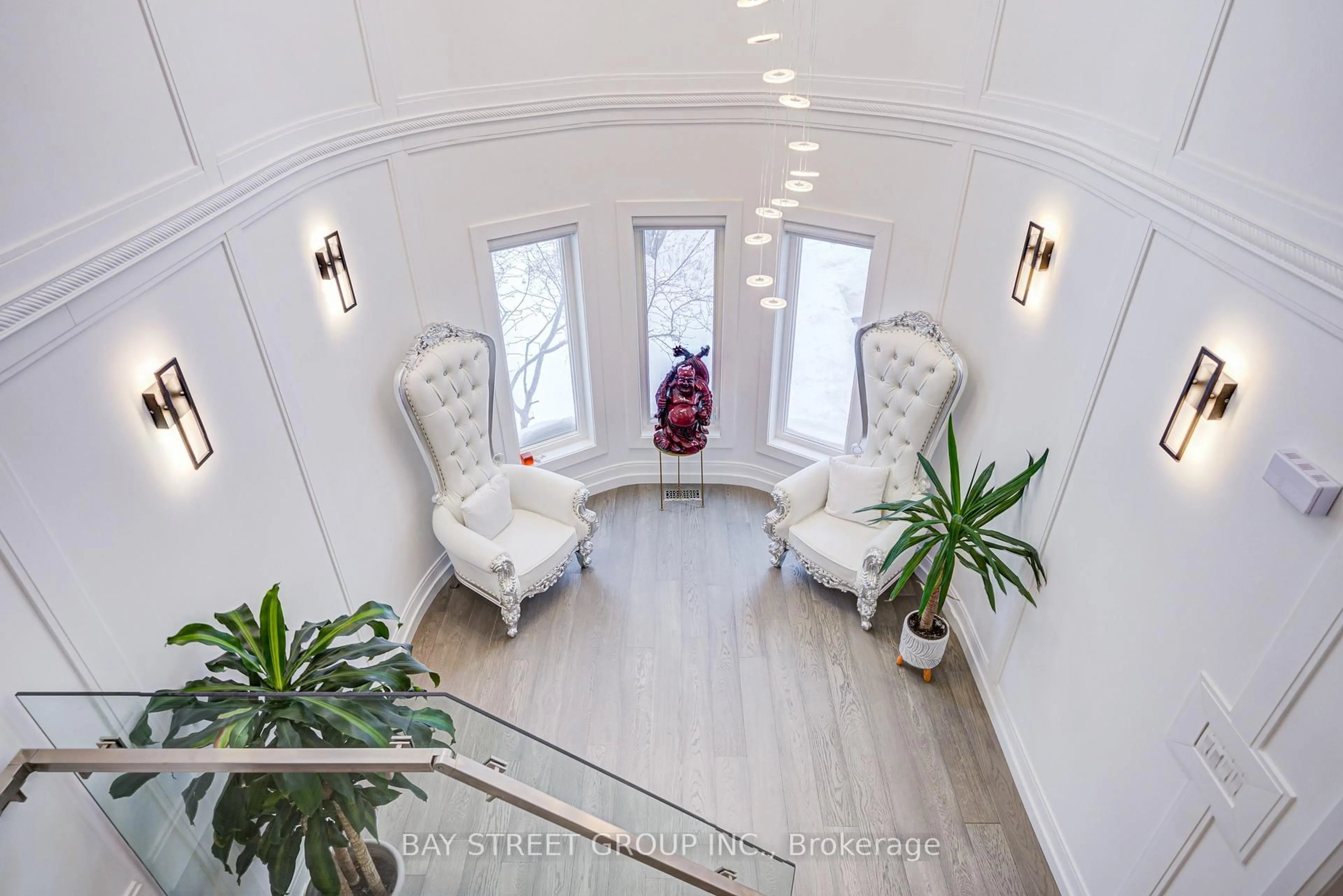 Indoor foyer for 48 Coldstream Cres, Richmond Hill Ontario L4S 1E5