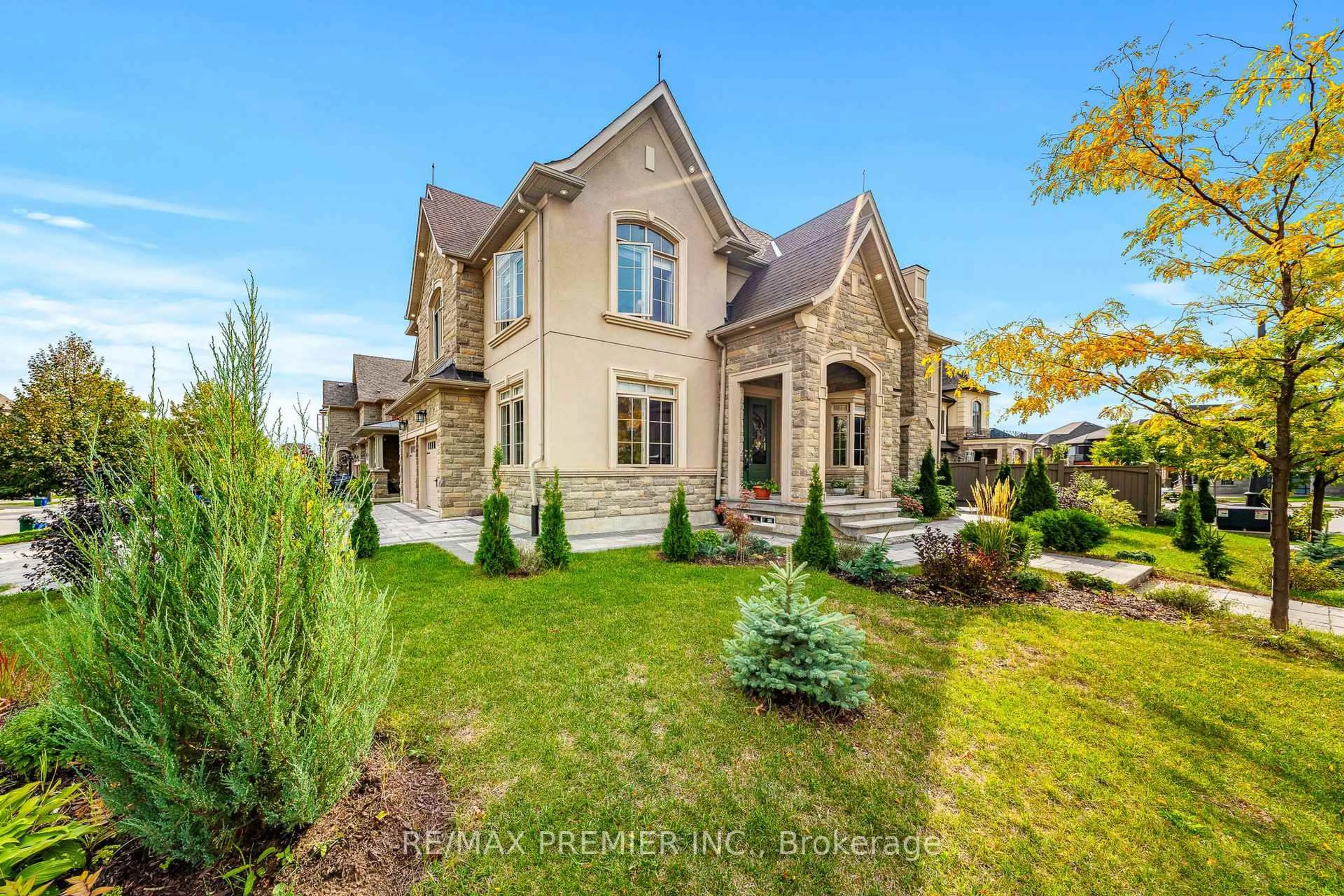 Home with brick exterior material, street for 28 Rivoli Dr, Vaughan Ontario L4H 3X2