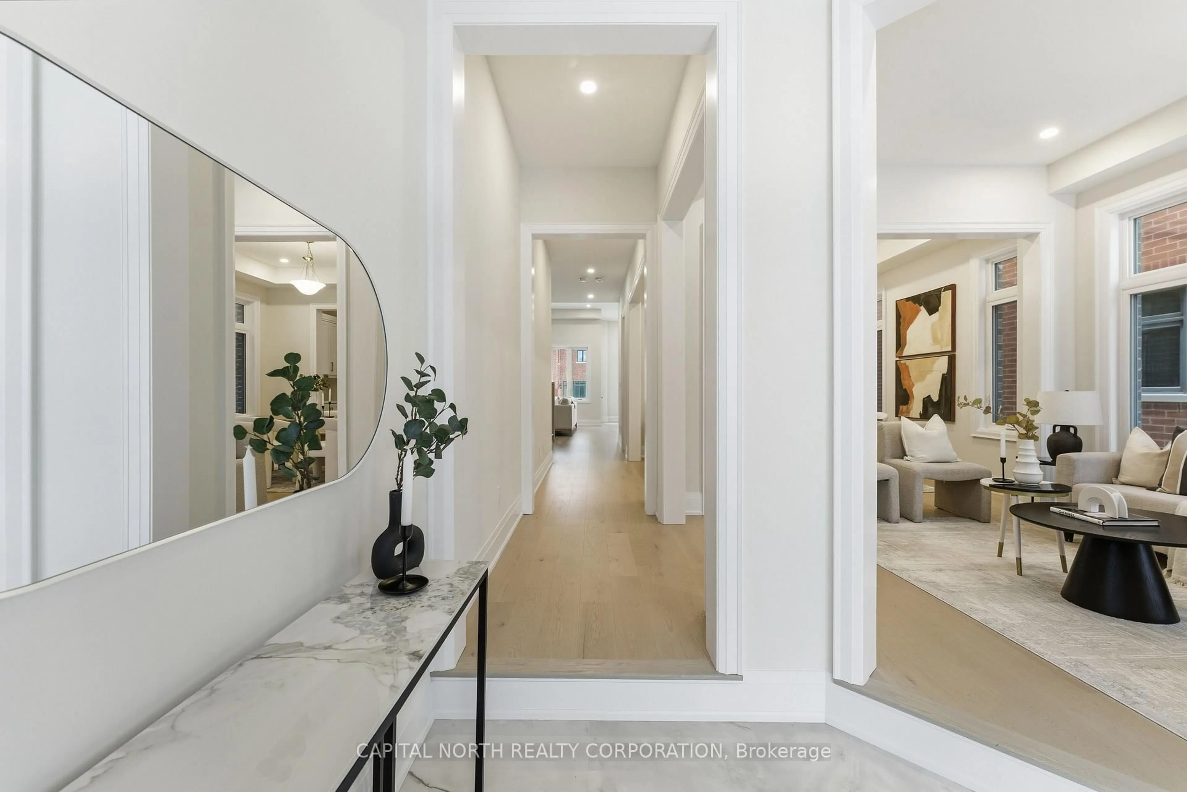 Indoor foyer for 11 Gianvito Cres, King Ontario L7B 0T2