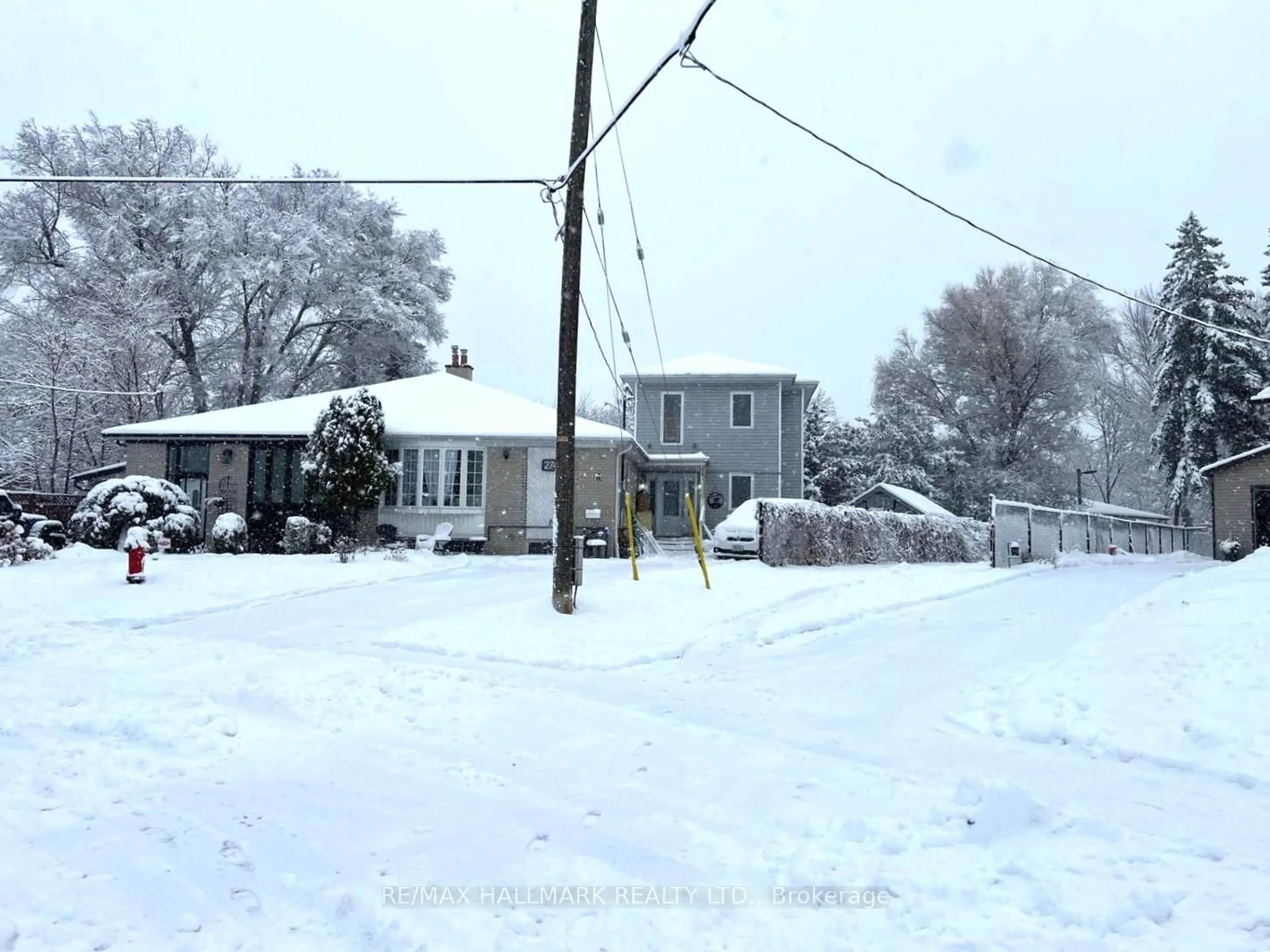 Blurry image for 274 Demaine Cres, Richmond Hill Ontario L4C 2W5