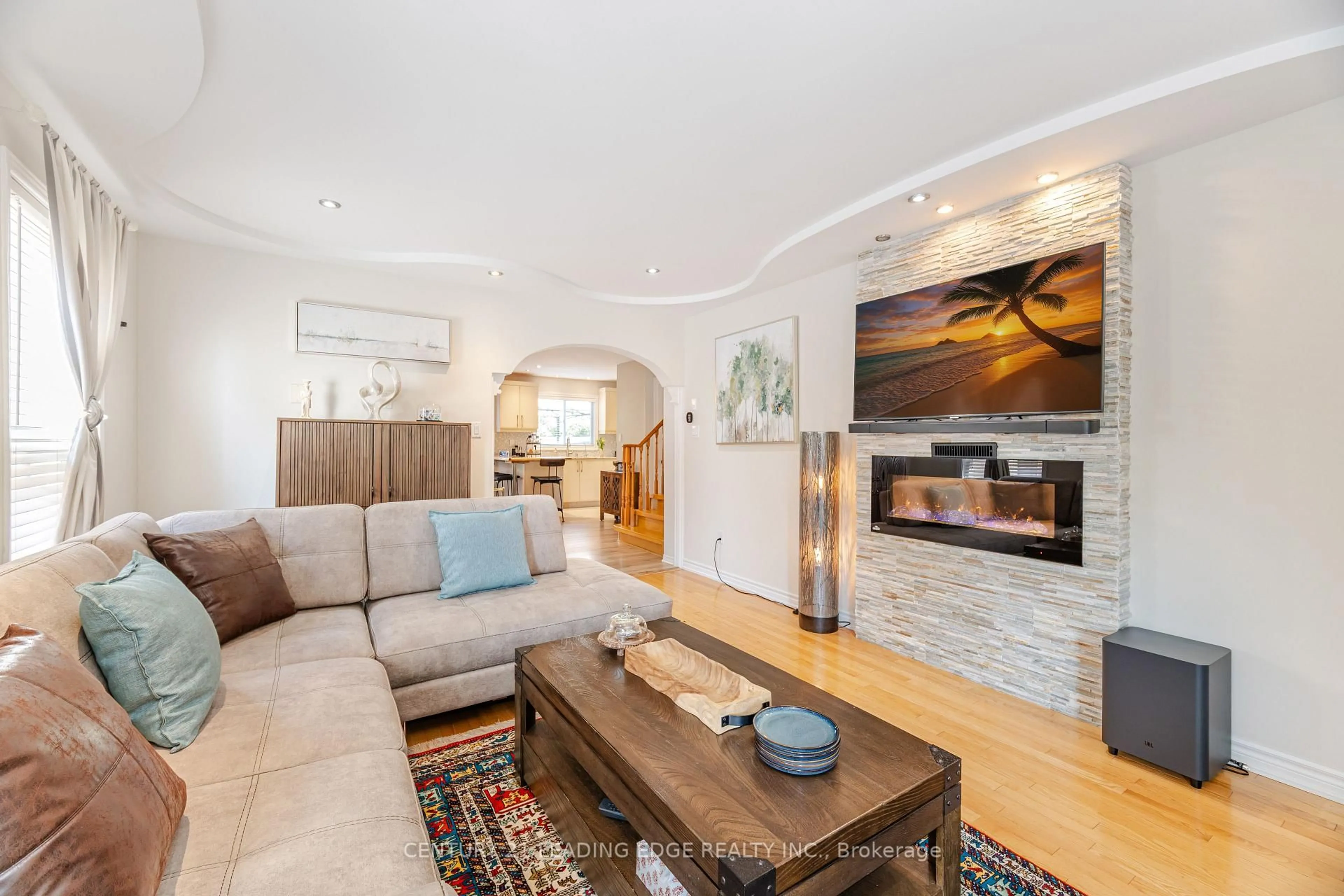 Living room with furniture, unknown for 344 Marble Pl, Newmarket Ontario L3X 2R7