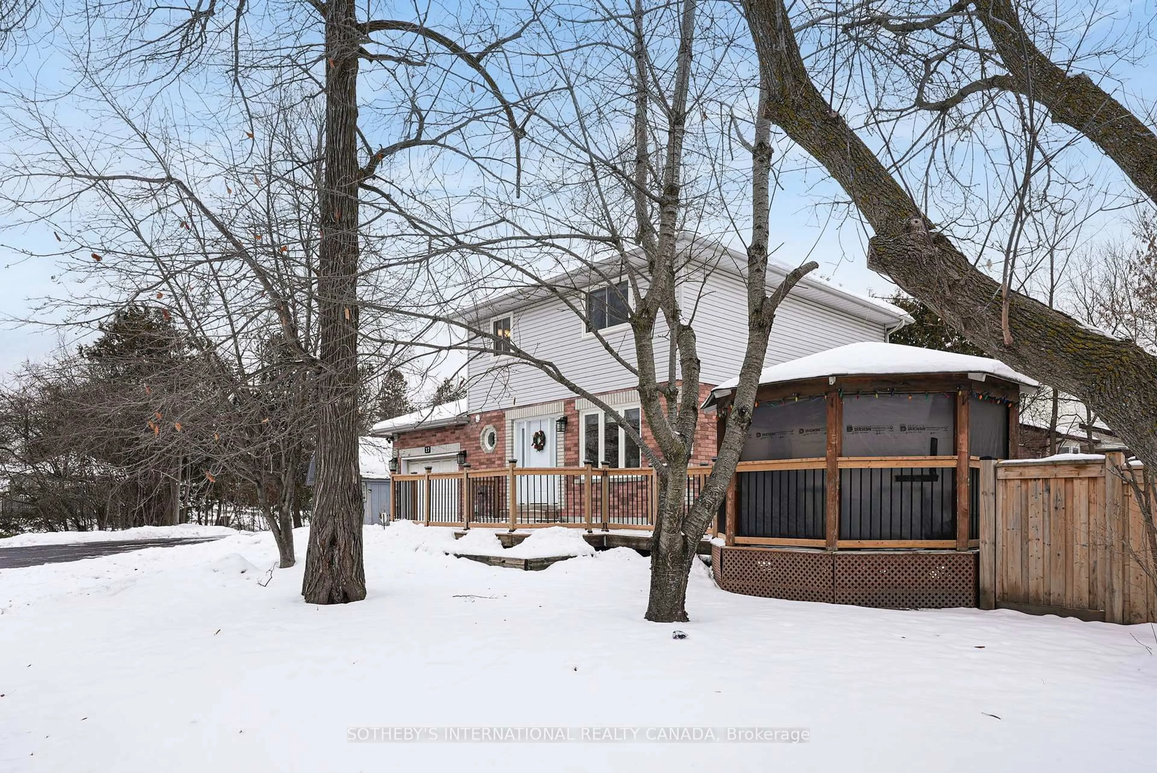 Unknown for 17 South River Rd, Georgina Ontario L0E 1R0