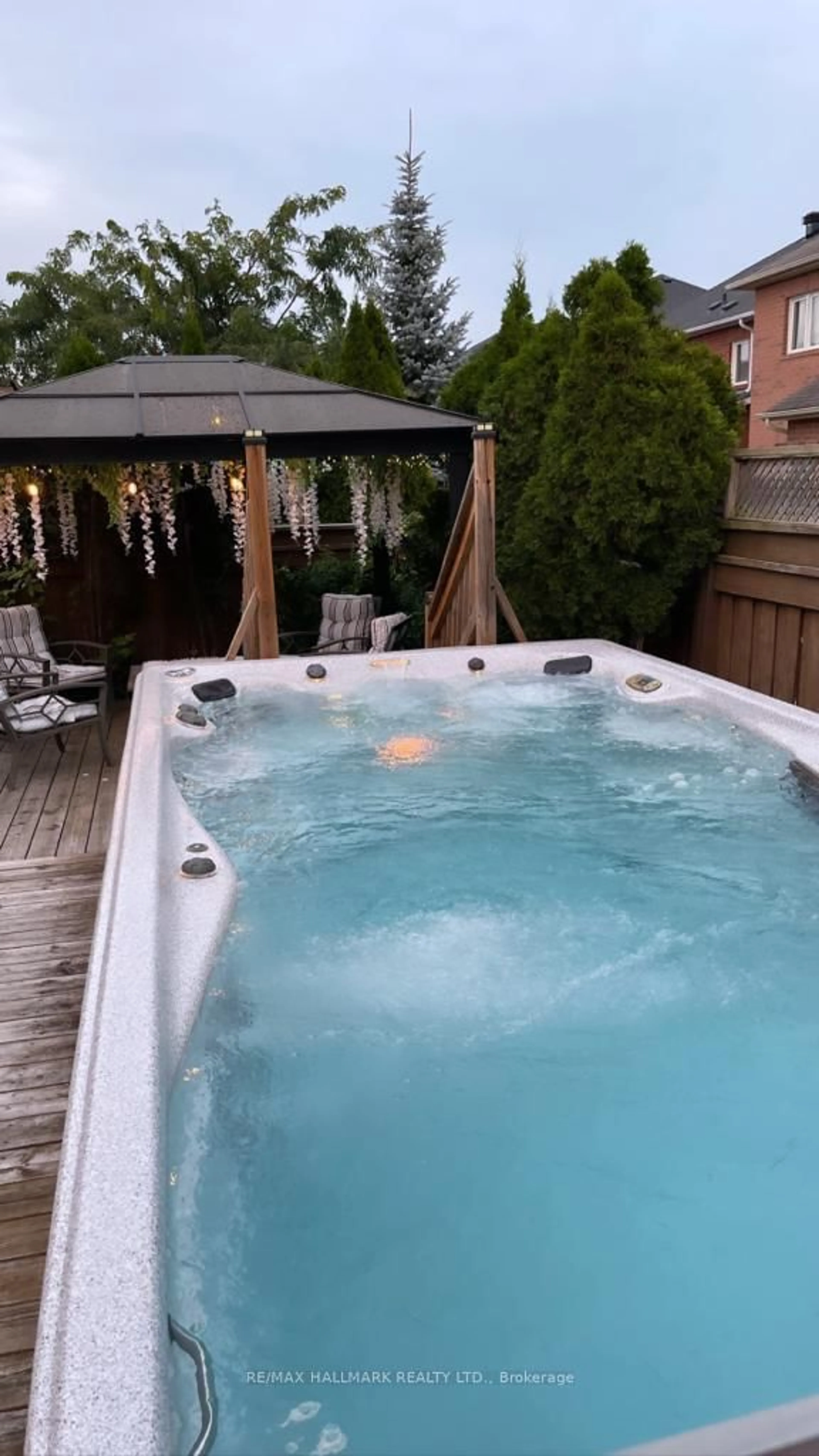 Pool for 220 Tonner Cres, Aurora Ontario L4G 7T7