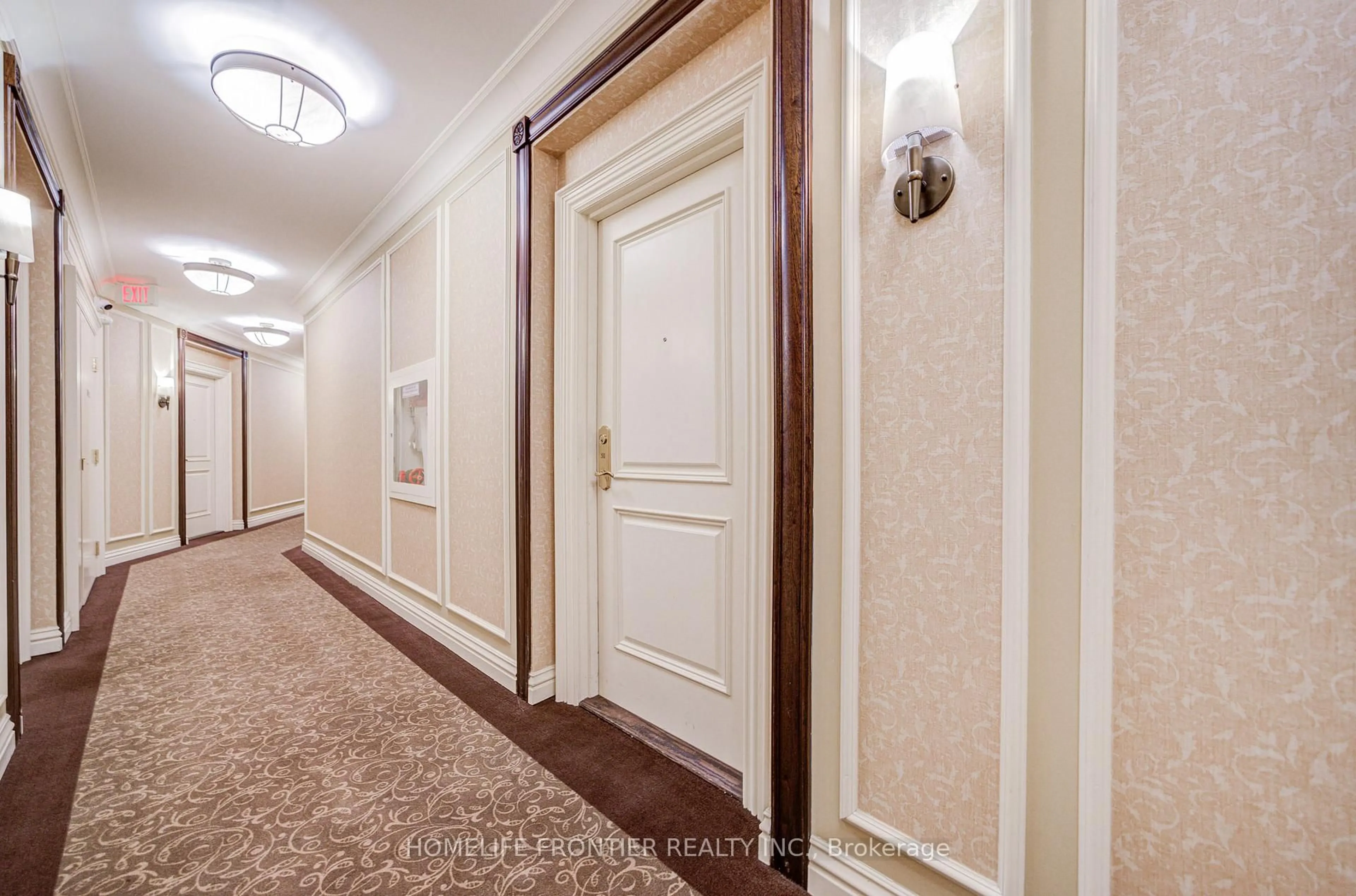 Indoor foyer for 9235 Jane St #511, Vaughan Ontario L6A 0J8