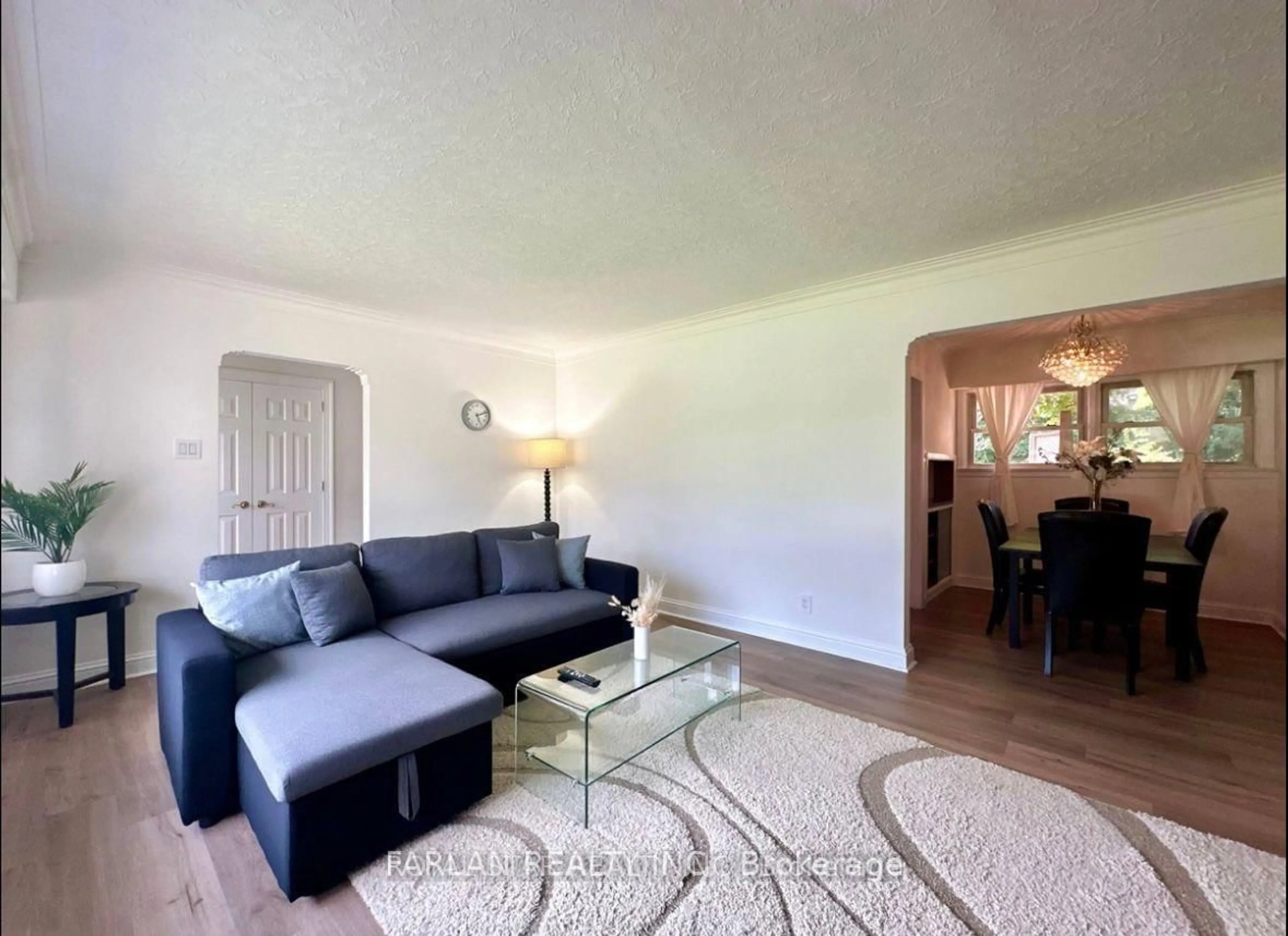 Living room with furniture, unknown for 38 LAKE Ave, Richmond Hill Ontario L4E 3G3