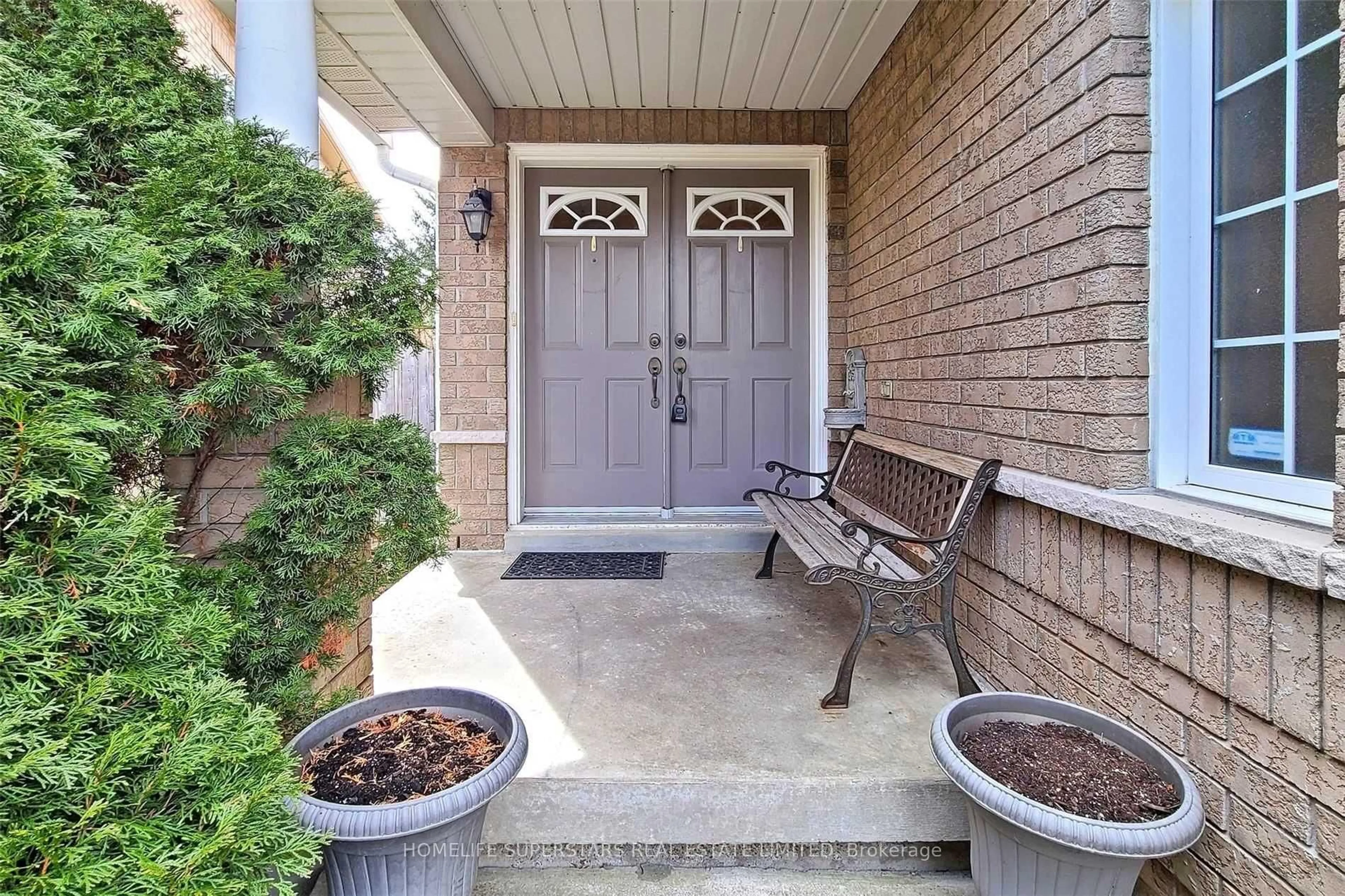 Indoor entryway for 29 Emmitt Rd, Vaughan Ontario L6A 3V8