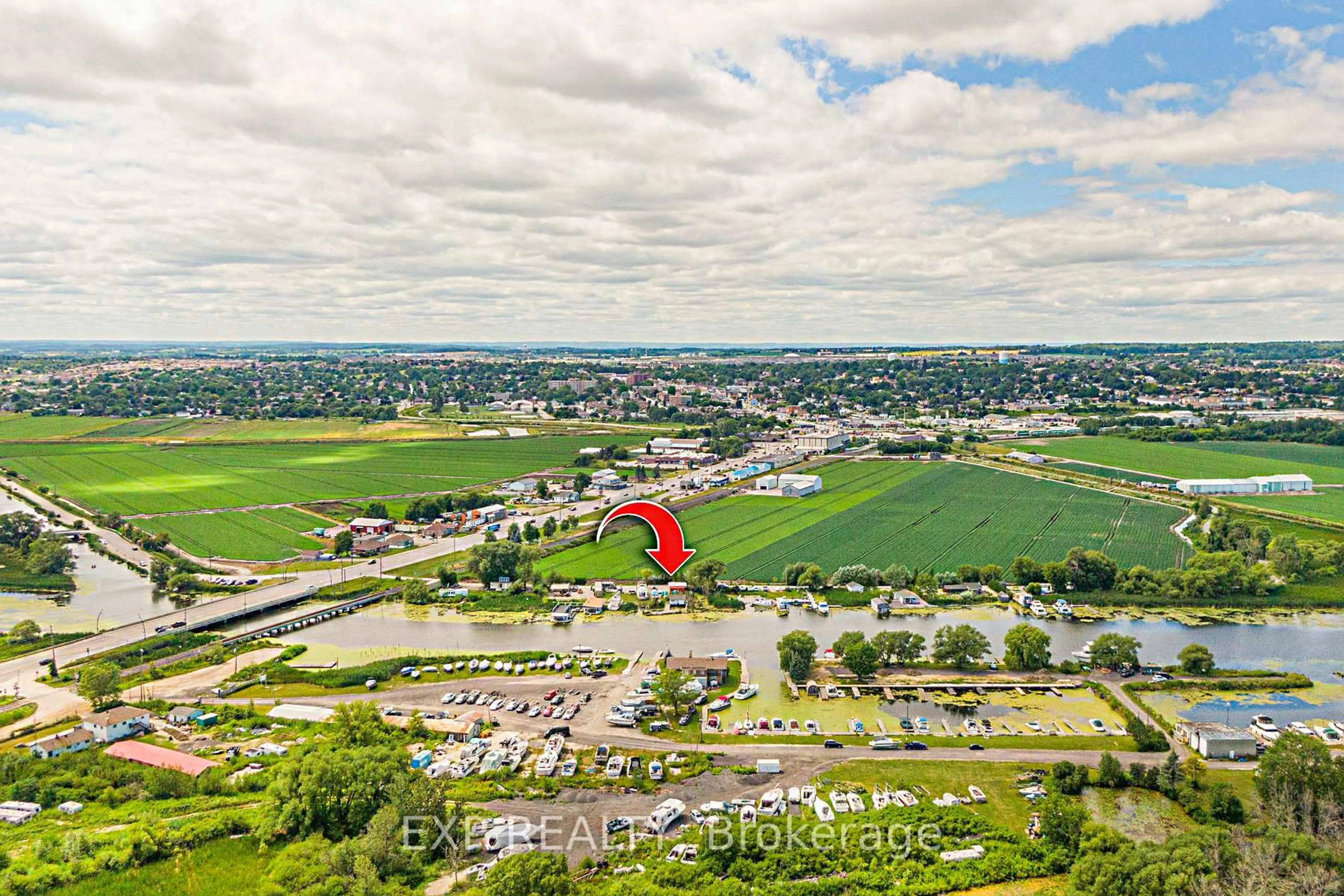 A pic from outside/outdoor area/front of a property/back of a property/a pic from drone, water/lake/river/ocean view for 17 Private Dr, Bradford West Gwillimbury Ontario L3Z 3H3