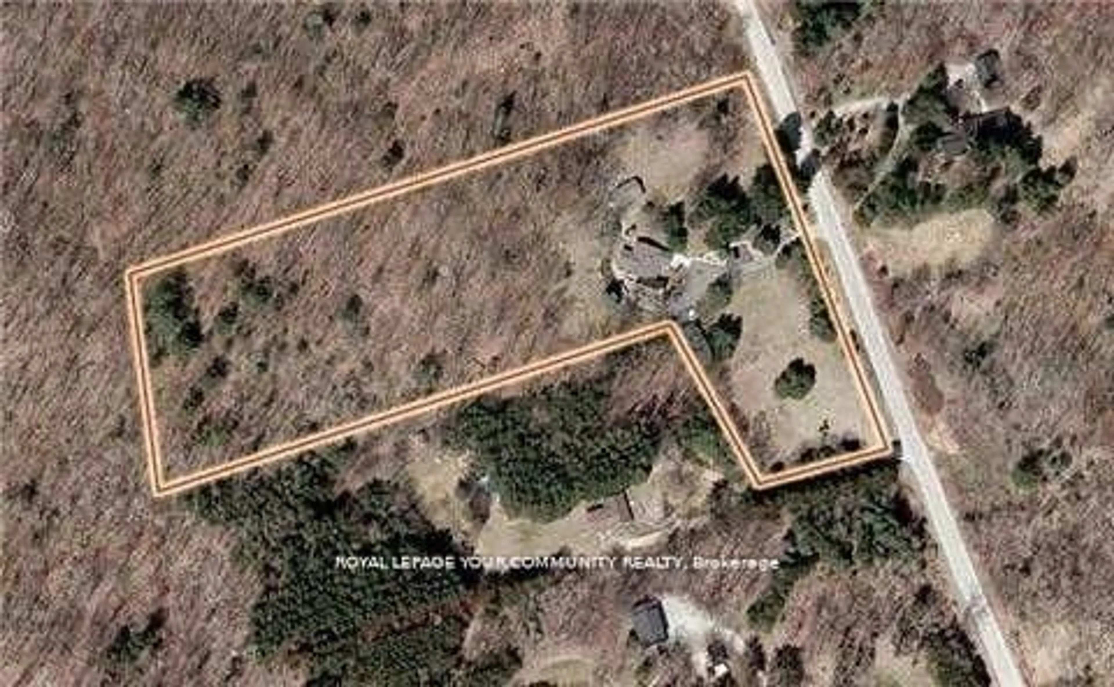 A pic from outside/outdoor area/front of a property/back of a property/a pic from drone, unknown for 88 Fog Rd, King Ontario L7B 1A3