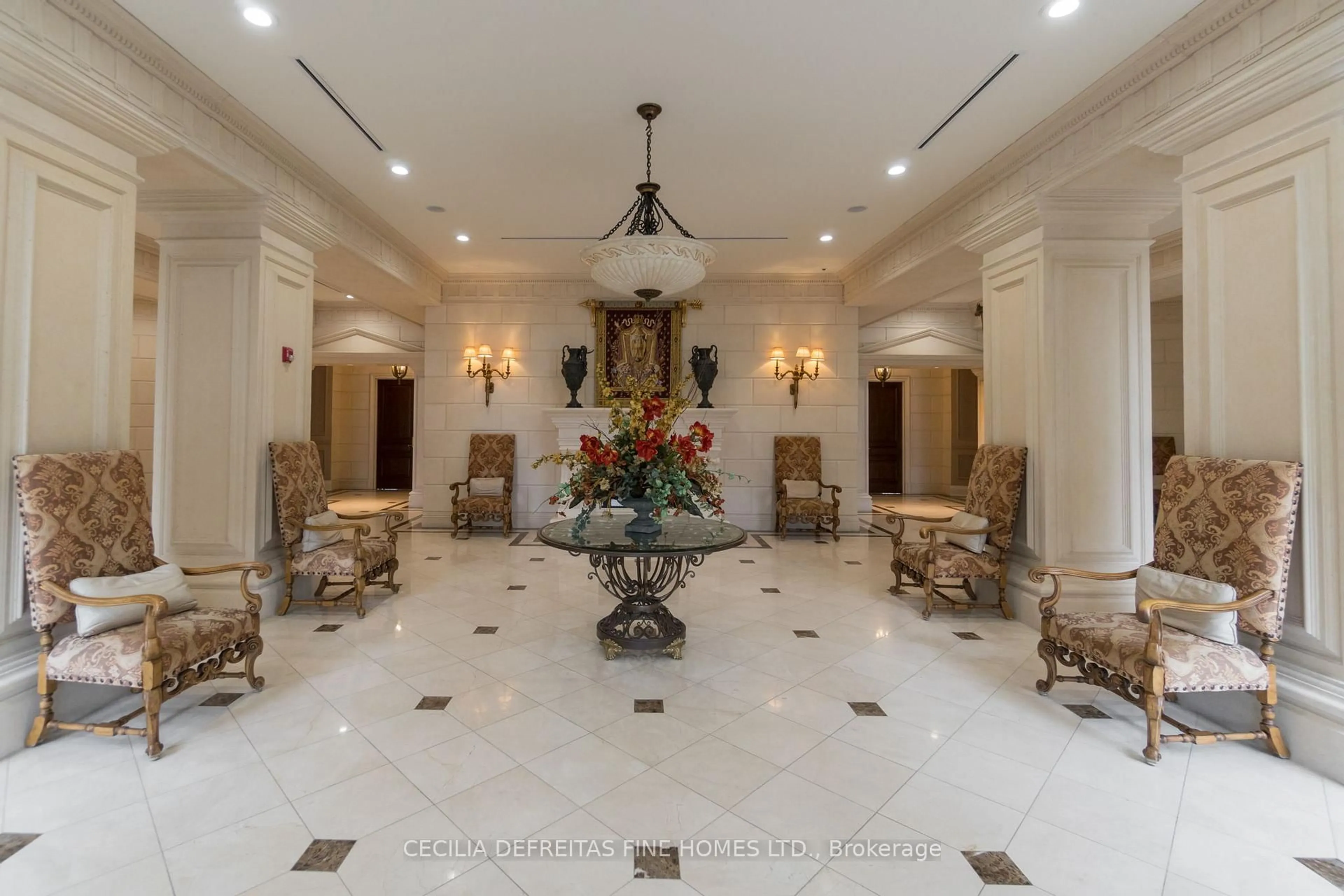 Indoor foyer for 9225 Jane St #1616, Vaughan Ontario L6A 0J7