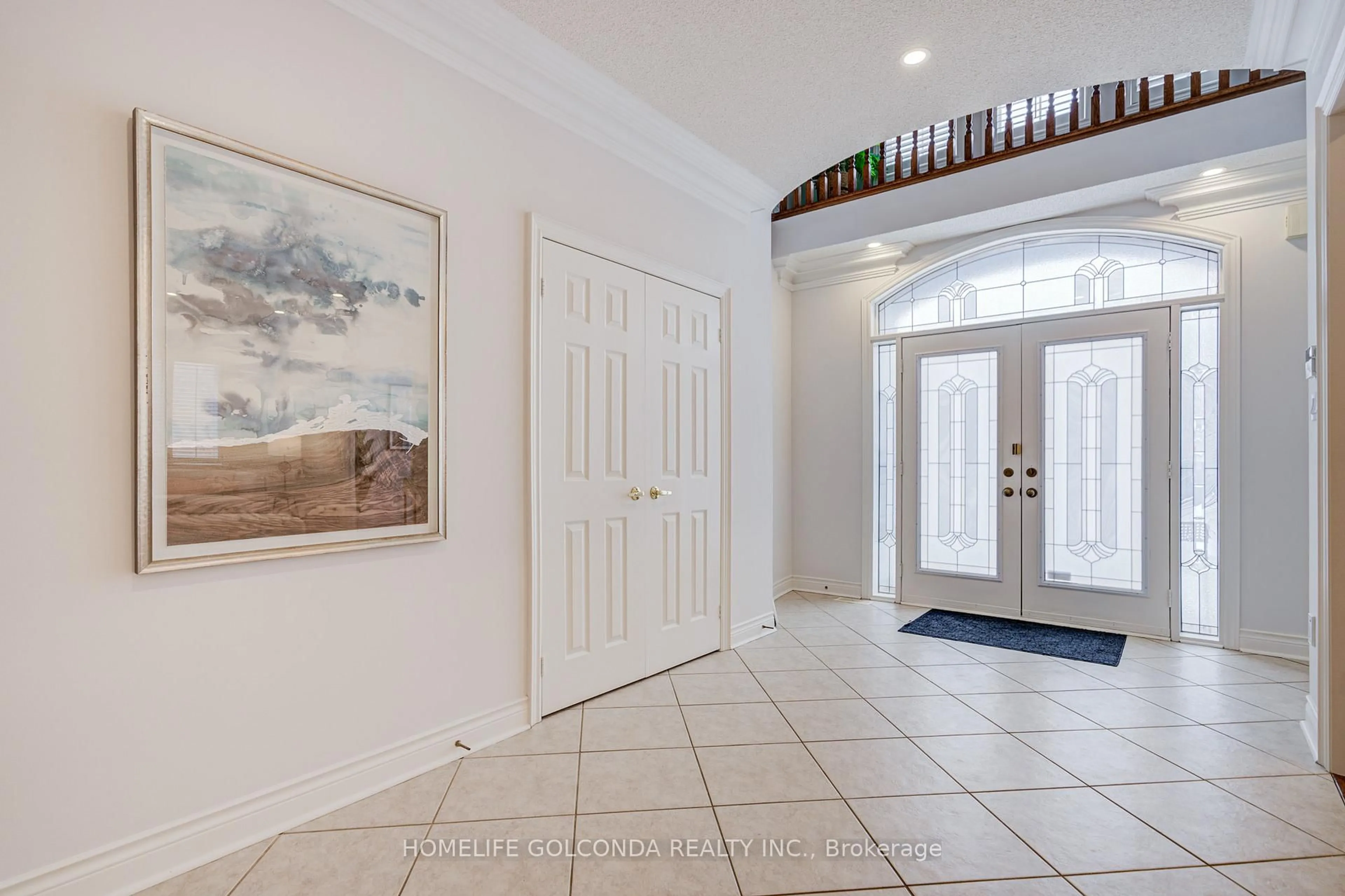 Indoor foyer for 34 Odessa Cres, Markham Ontario L6C 2T3