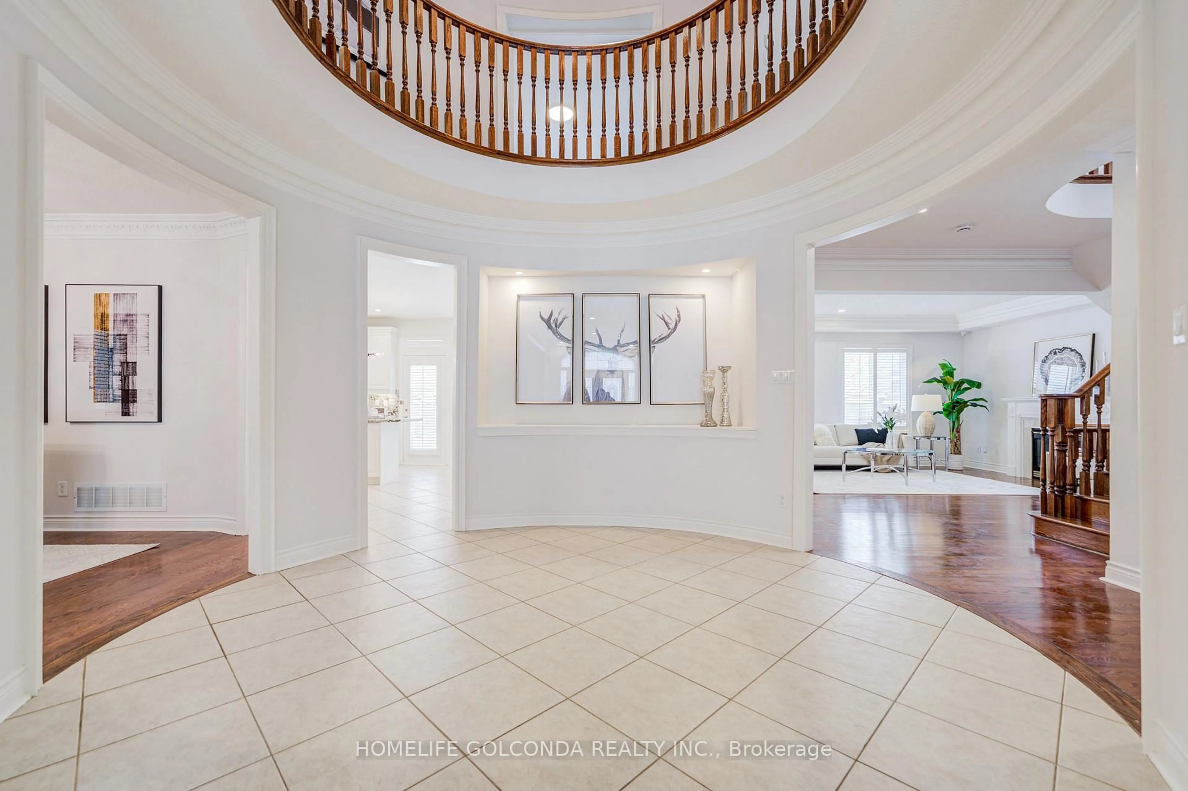 Indoor foyer for 34 Odessa Cres, Markham Ontario L6C 2T3