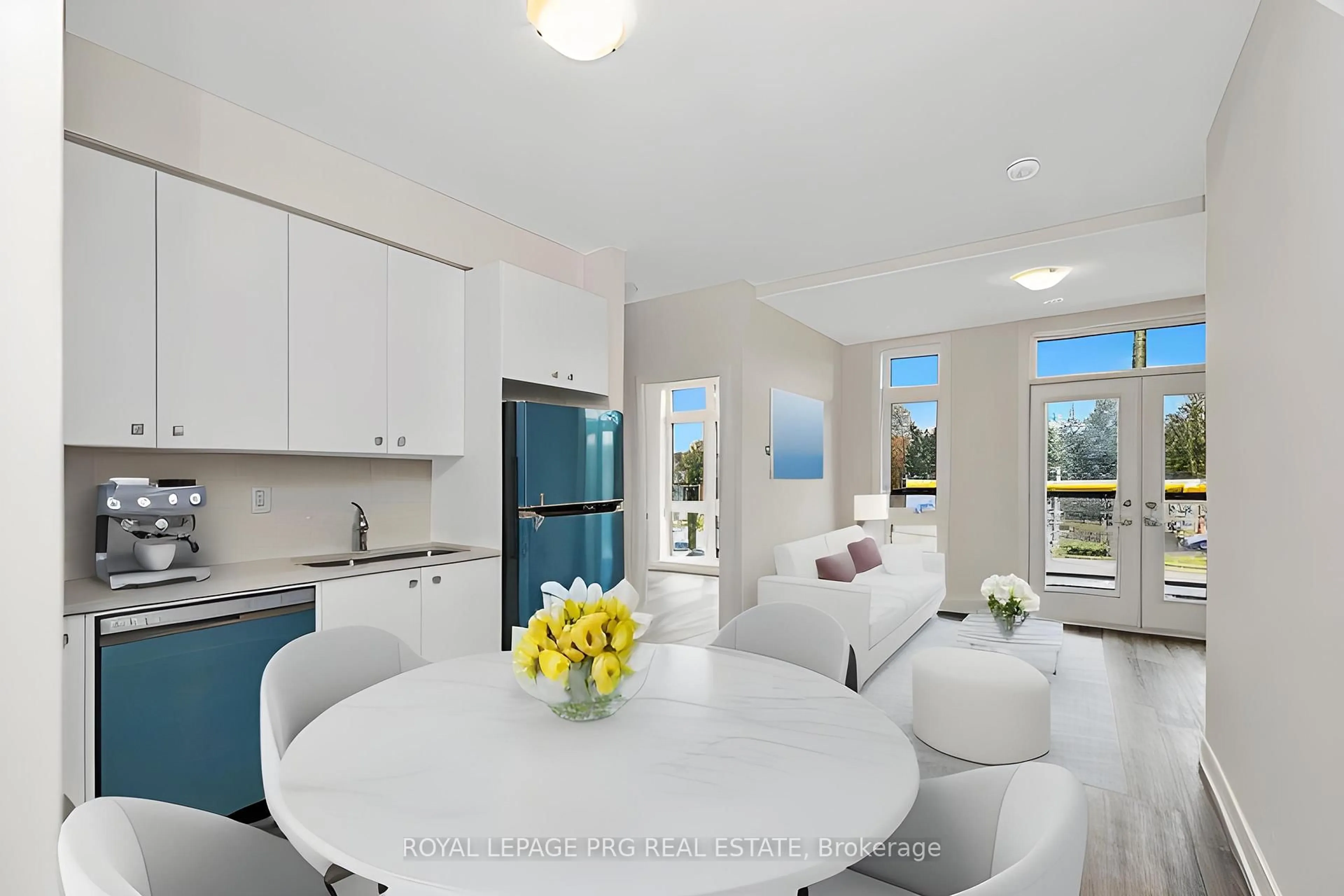 Open concept kitchen, ceramic/tile floor for 12860 Yonge St #9, Richmond Hill Ontario L4E 1J4