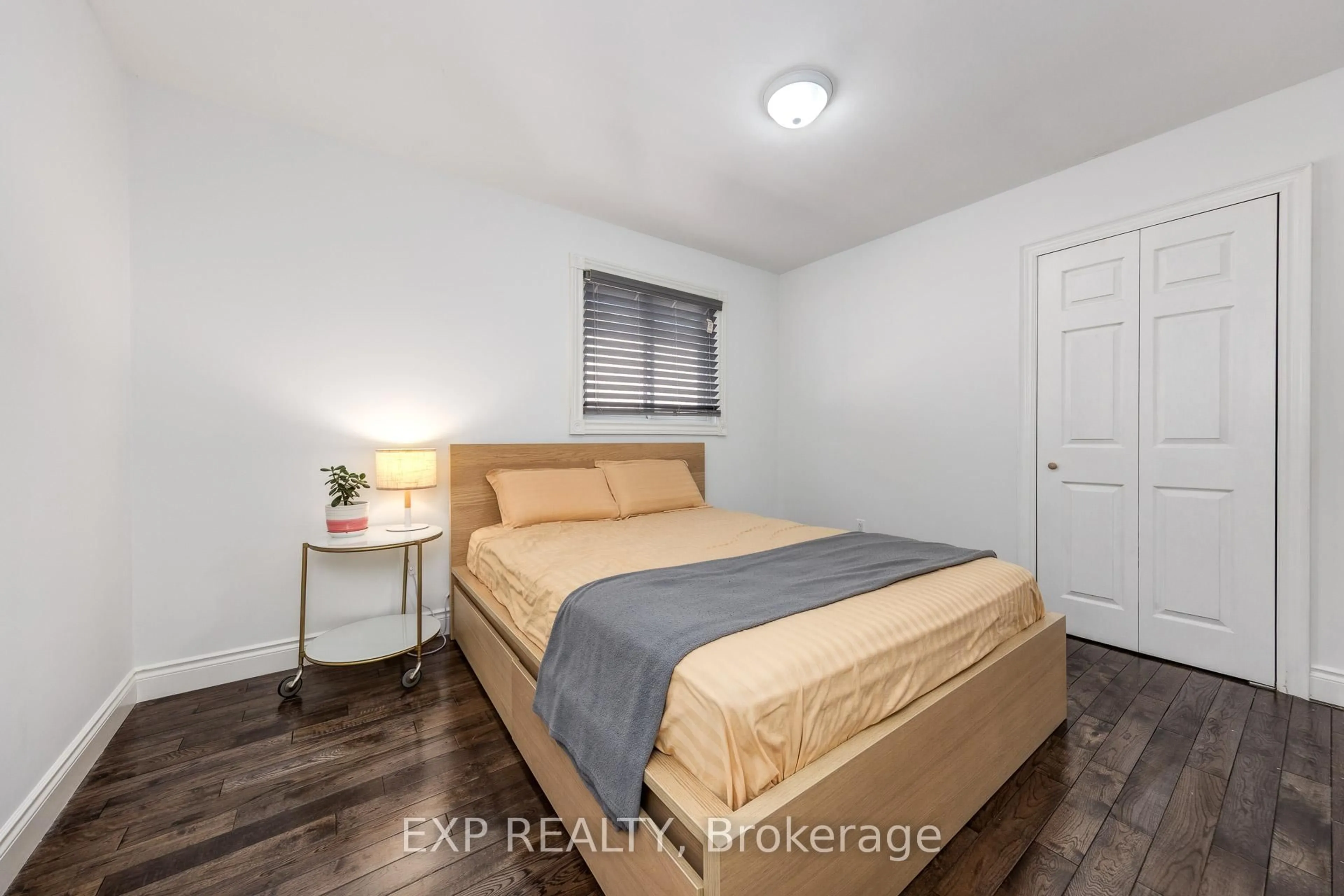 A pic of a room for 158 Millcroft Way, Vaughan Ontario L4J 6P6