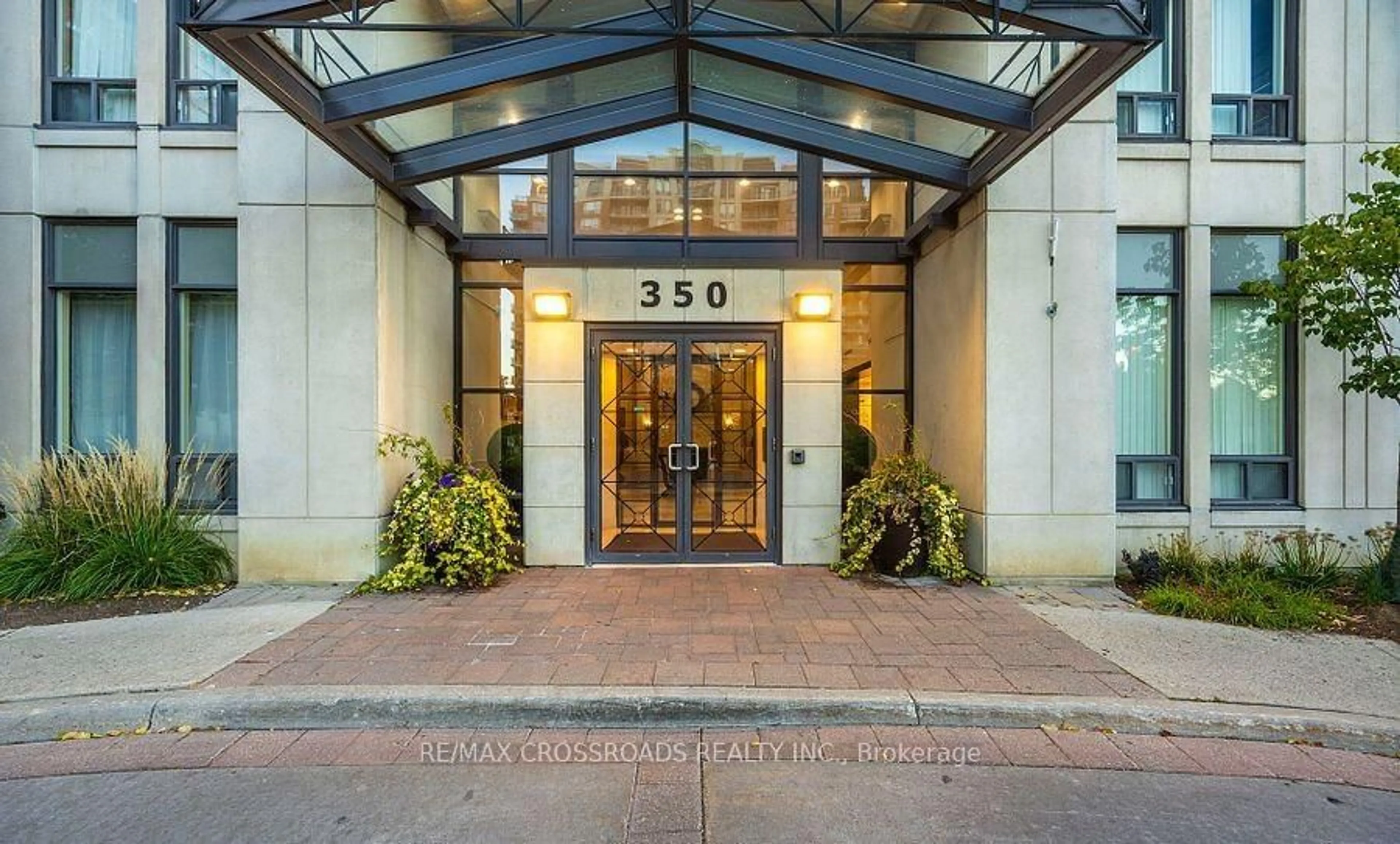 Lobby for 350 Red Maple Rd #712, Richmond Hill Ontario L4C 0T5