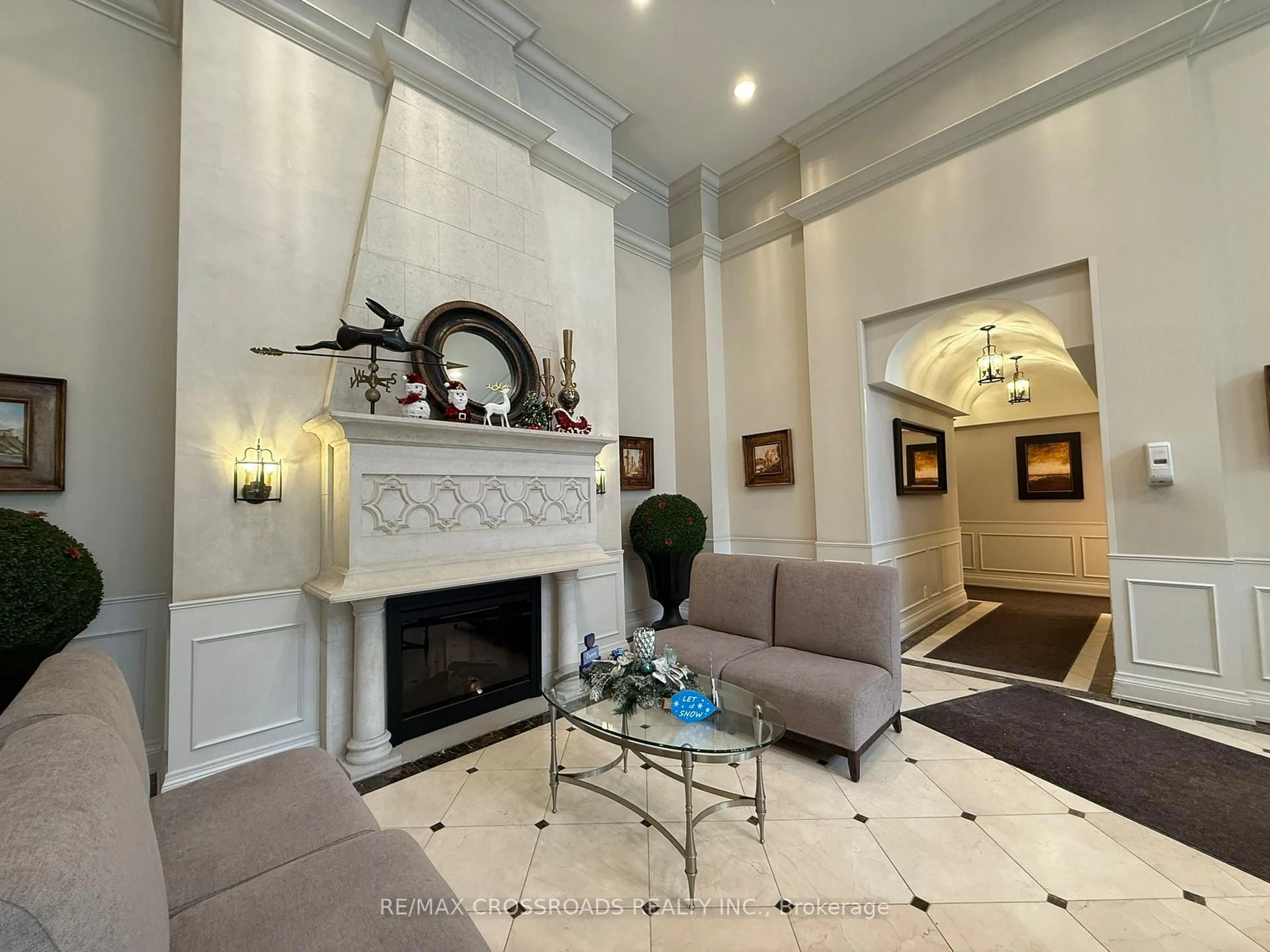 Lobby for 350 Red Maple Rd #712, Richmond Hill Ontario L4C 0T5