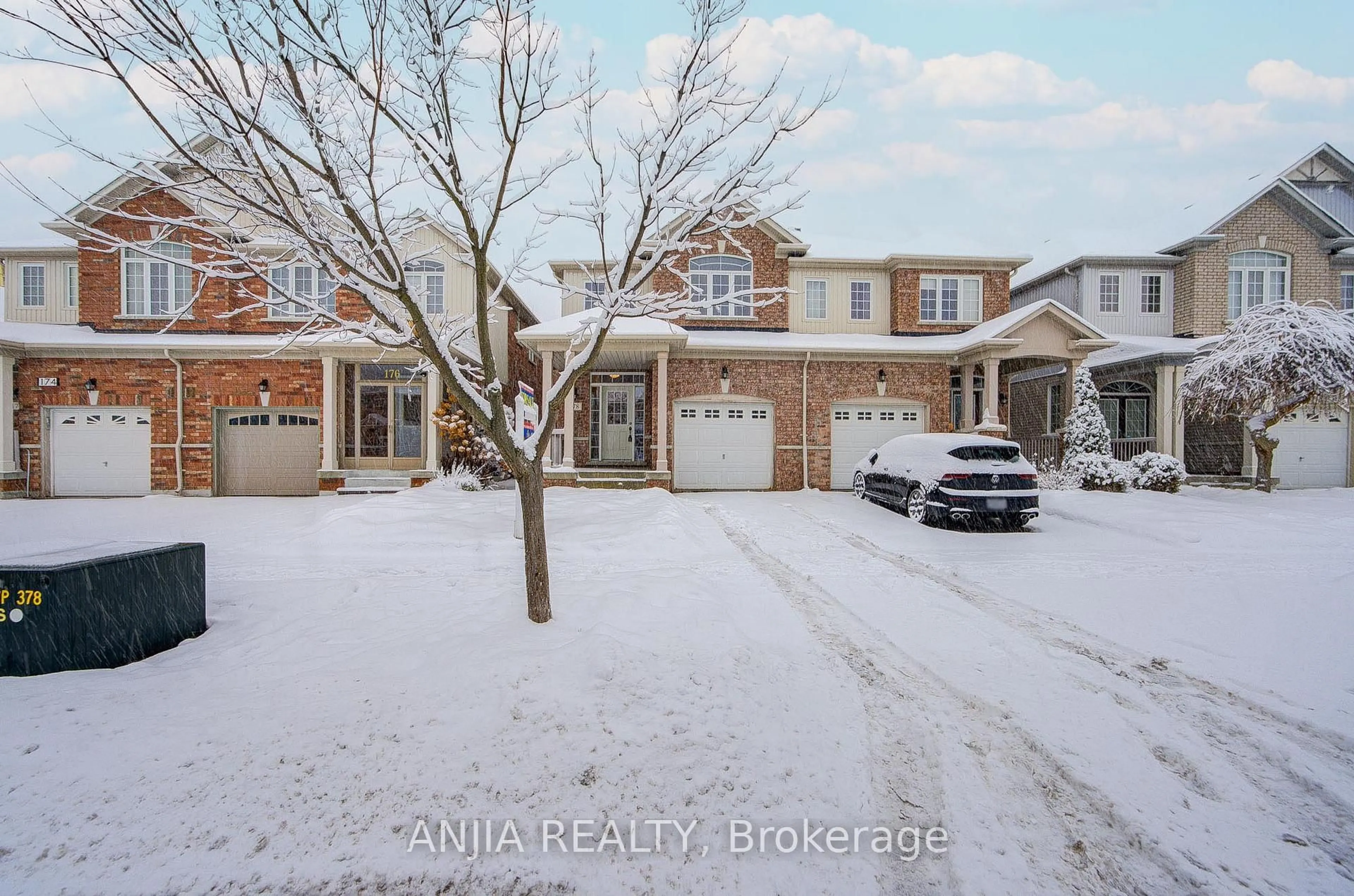 A pic from outside/outdoor area/front of a property/back of a property/a pic from drone, street for 178 Roy Rainey Ave, Markham Ontario L6E 1C6