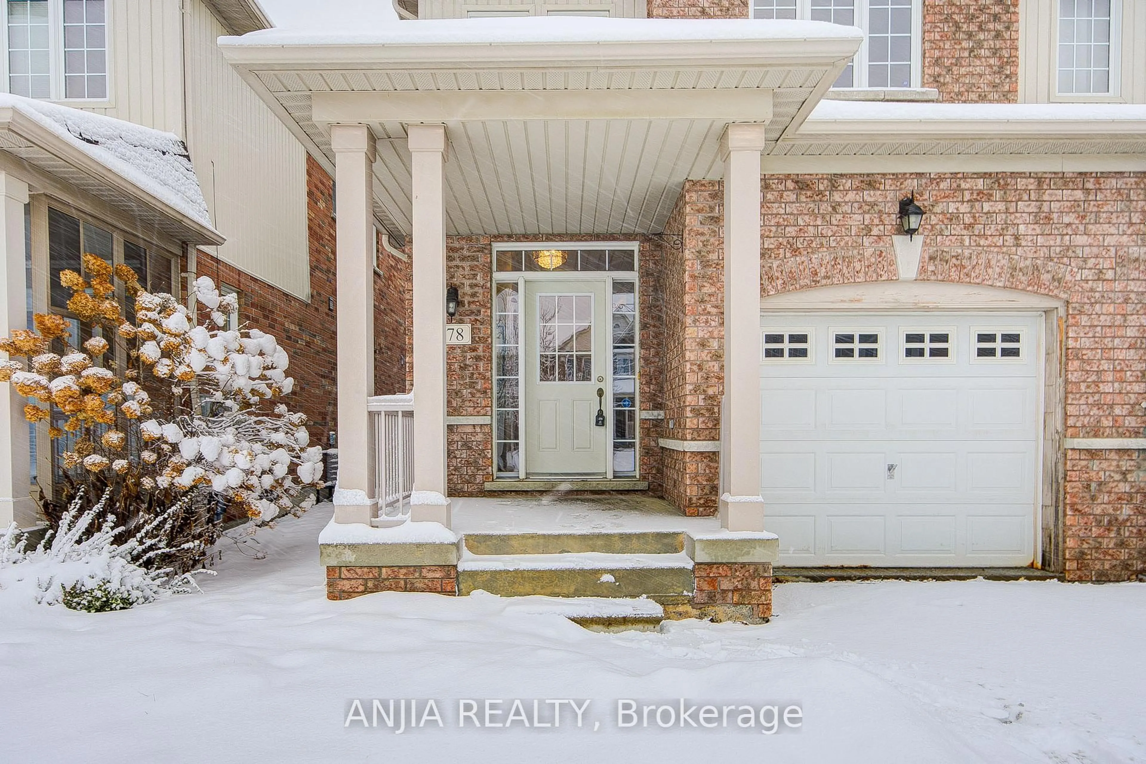 Indoor entryway for 178 Roy Rainey Ave, Markham Ontario L6E 1C6