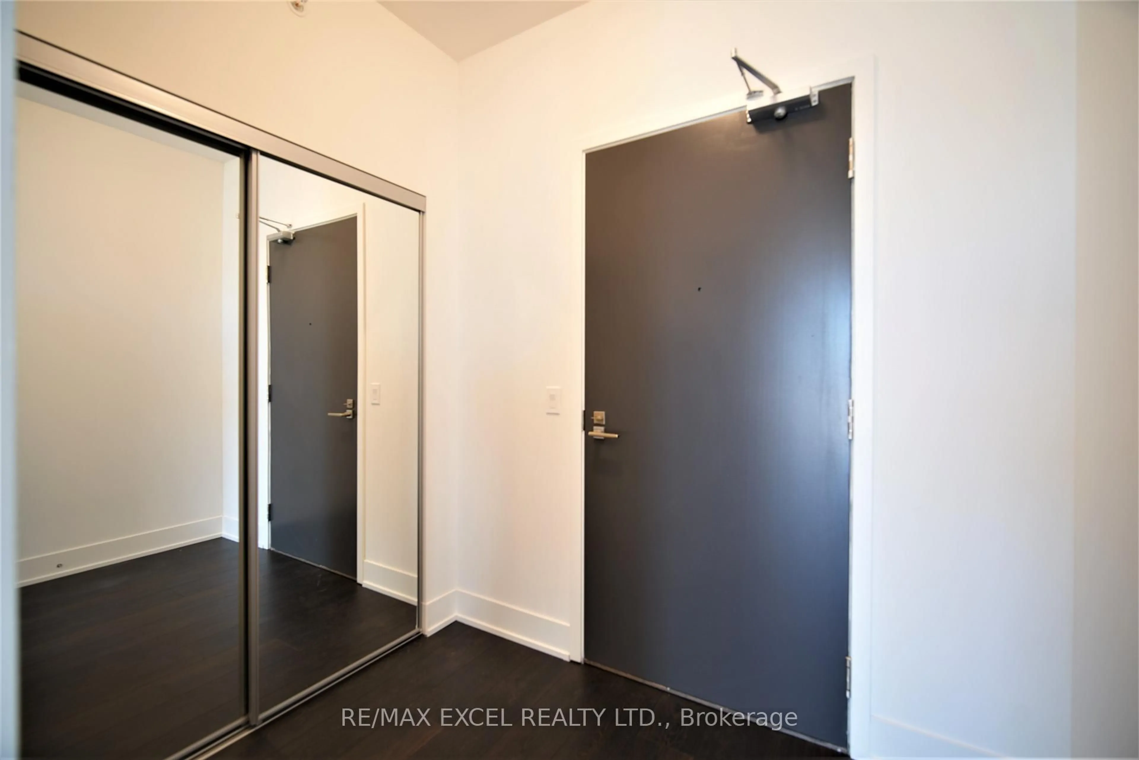 Indoor entryway for 2908 Highway 7 Rd #2607, Vaughan Ontario L4K 1V5