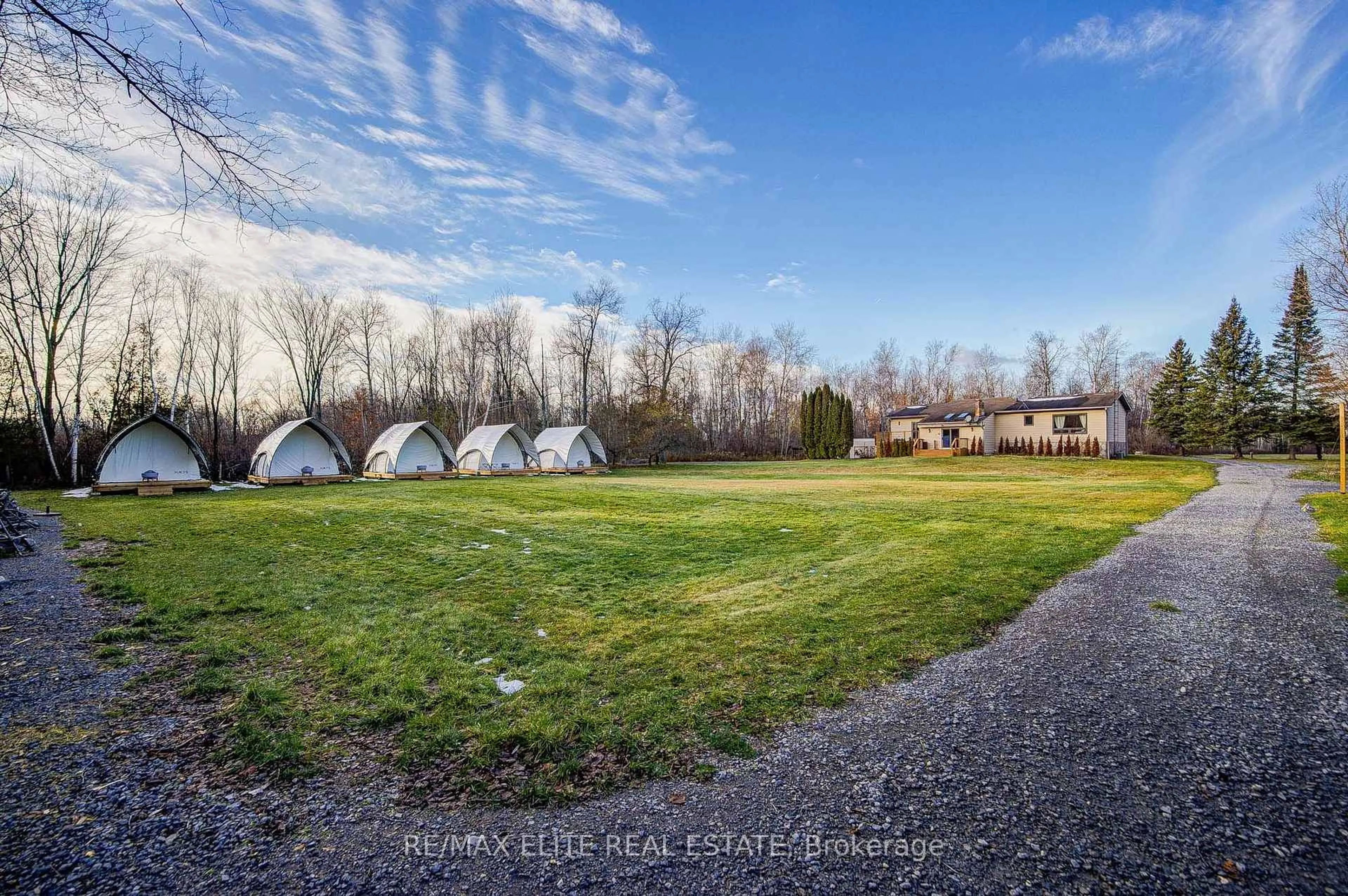 A pic from outside/outdoor area/front of a property/back of a property/a pic from drone, mountain view for 4909 Holborn Rd, East Gwillimbury Ontario L0G 1M0
