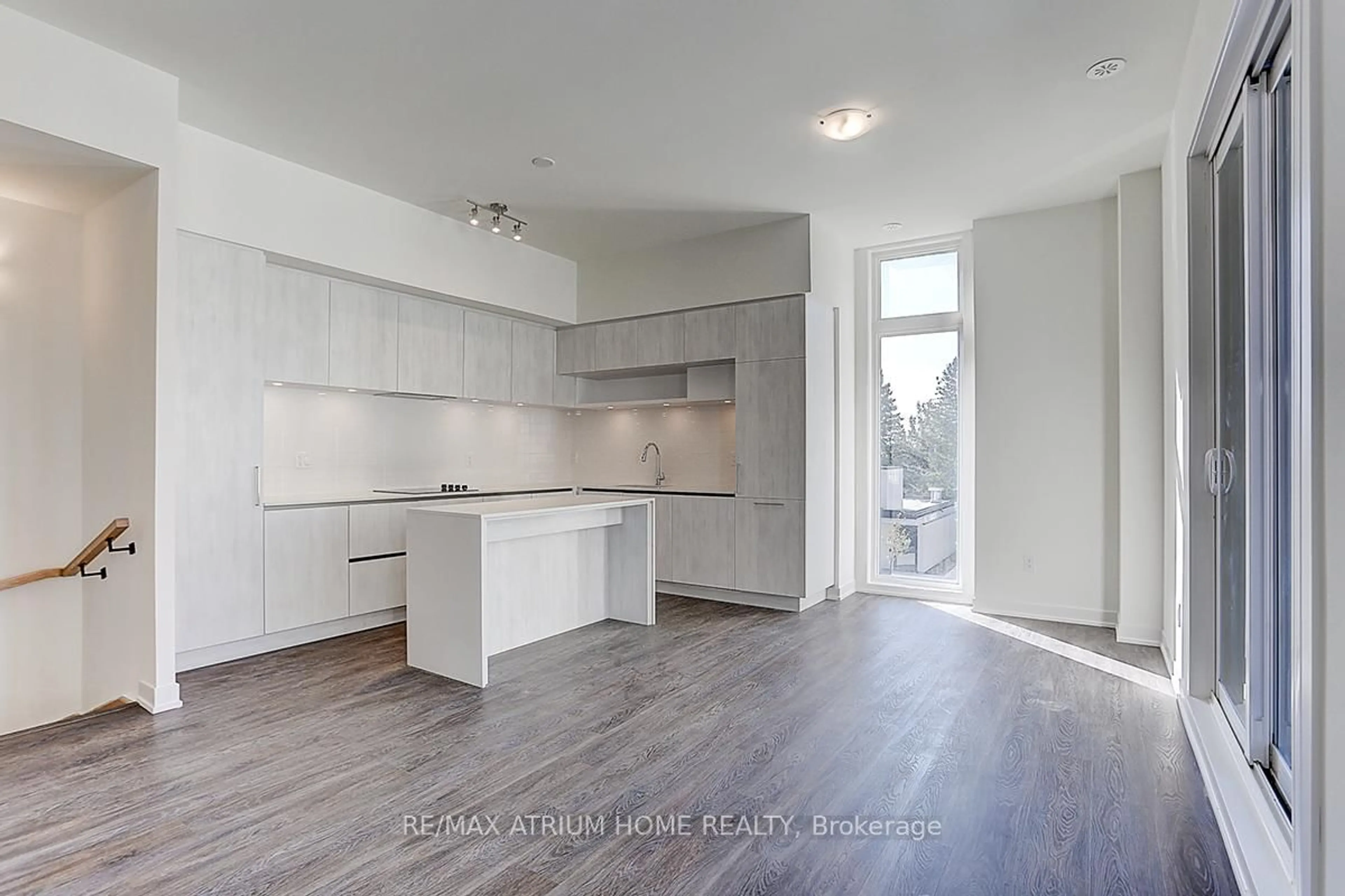 Open concept kitchen, unknown for 12 David Eyer Rd #1103, Richmond Hill Ontario L4S 0N3
