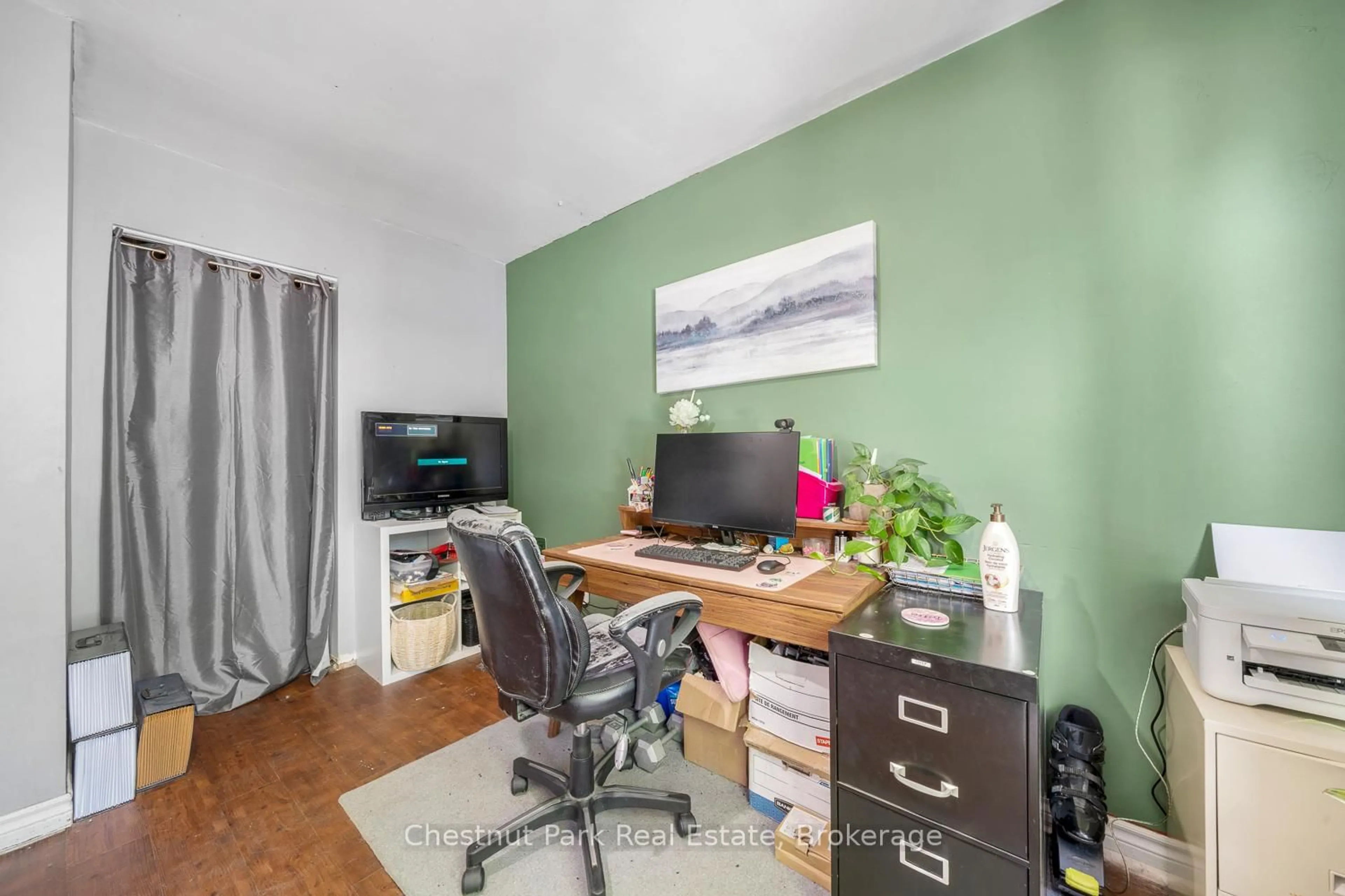 A pic of a room for 50 Stewart Ave, New Tecumseth Ontario L9R 1C2