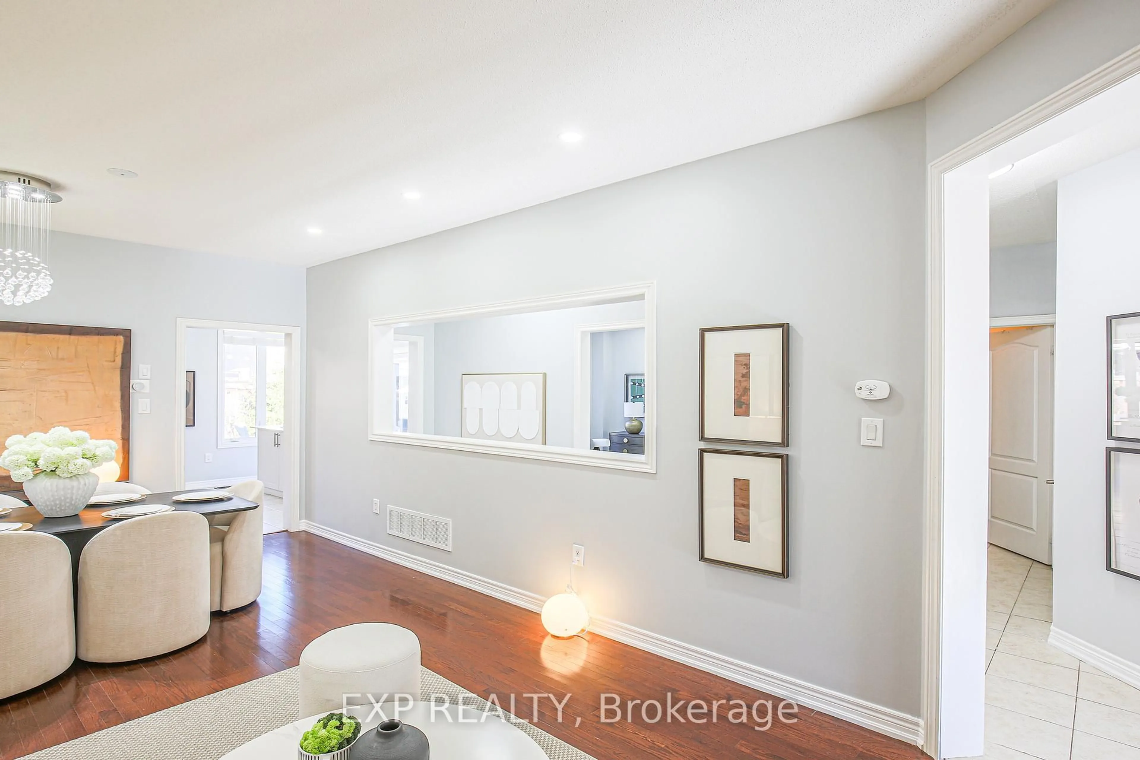 Indoor entryway for 67 Pineforest Pl, Markham Ontario L6E 2B1