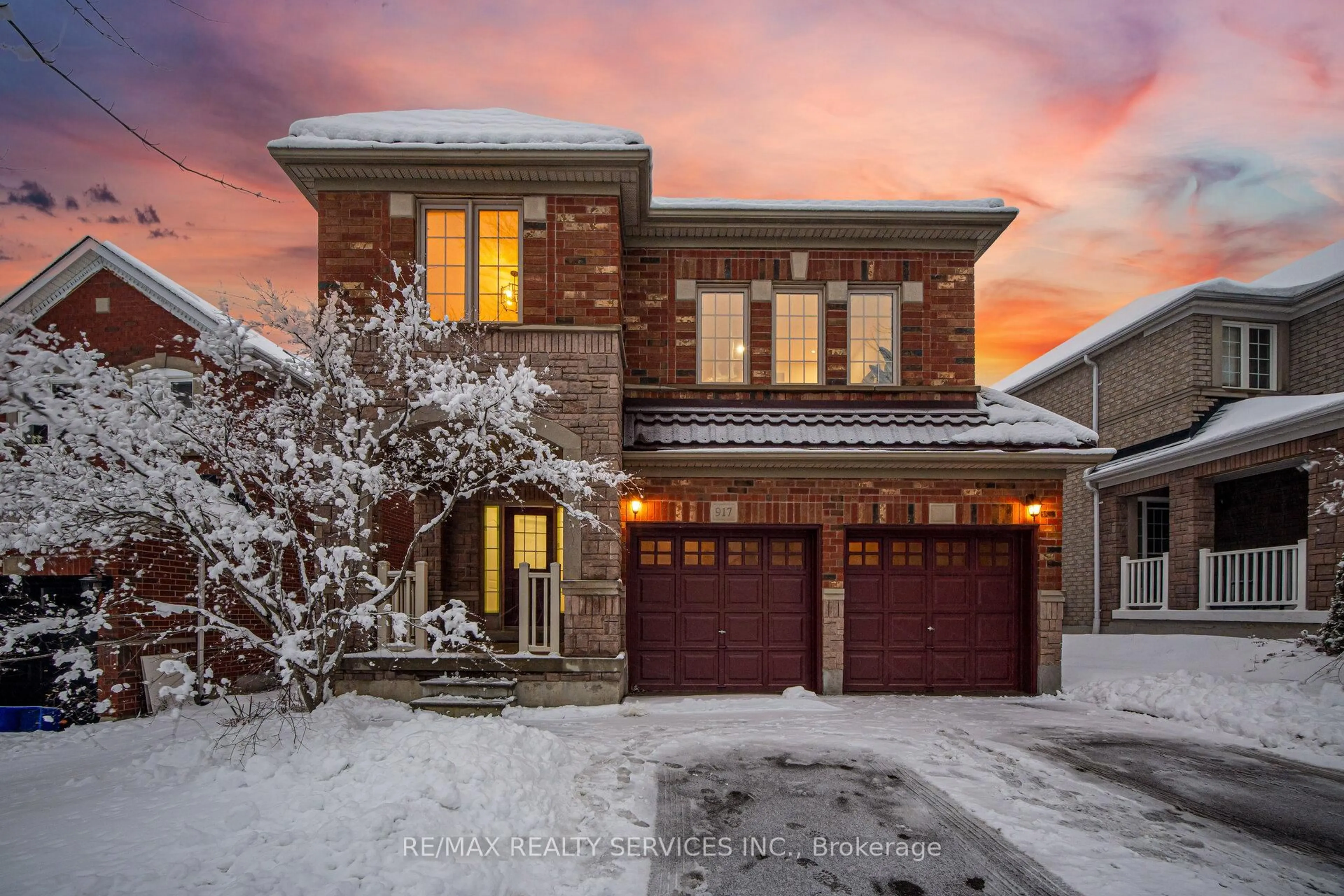 Home with brick exterior material, street for 917 Joe Persechini Dr, Newmarket Ontario L3X 2Y8