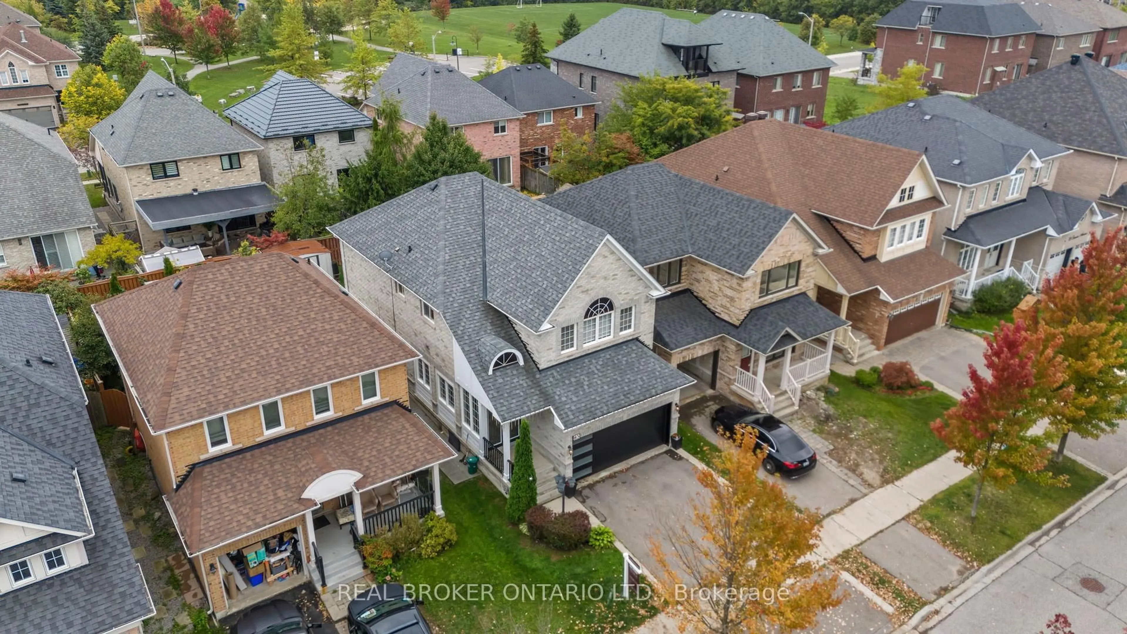 A pic from outside/outdoor area/front of a property/back of a property/a pic from drone, street for 85 Laurier Ave, Richmond Hill Ontario L4E 4P7