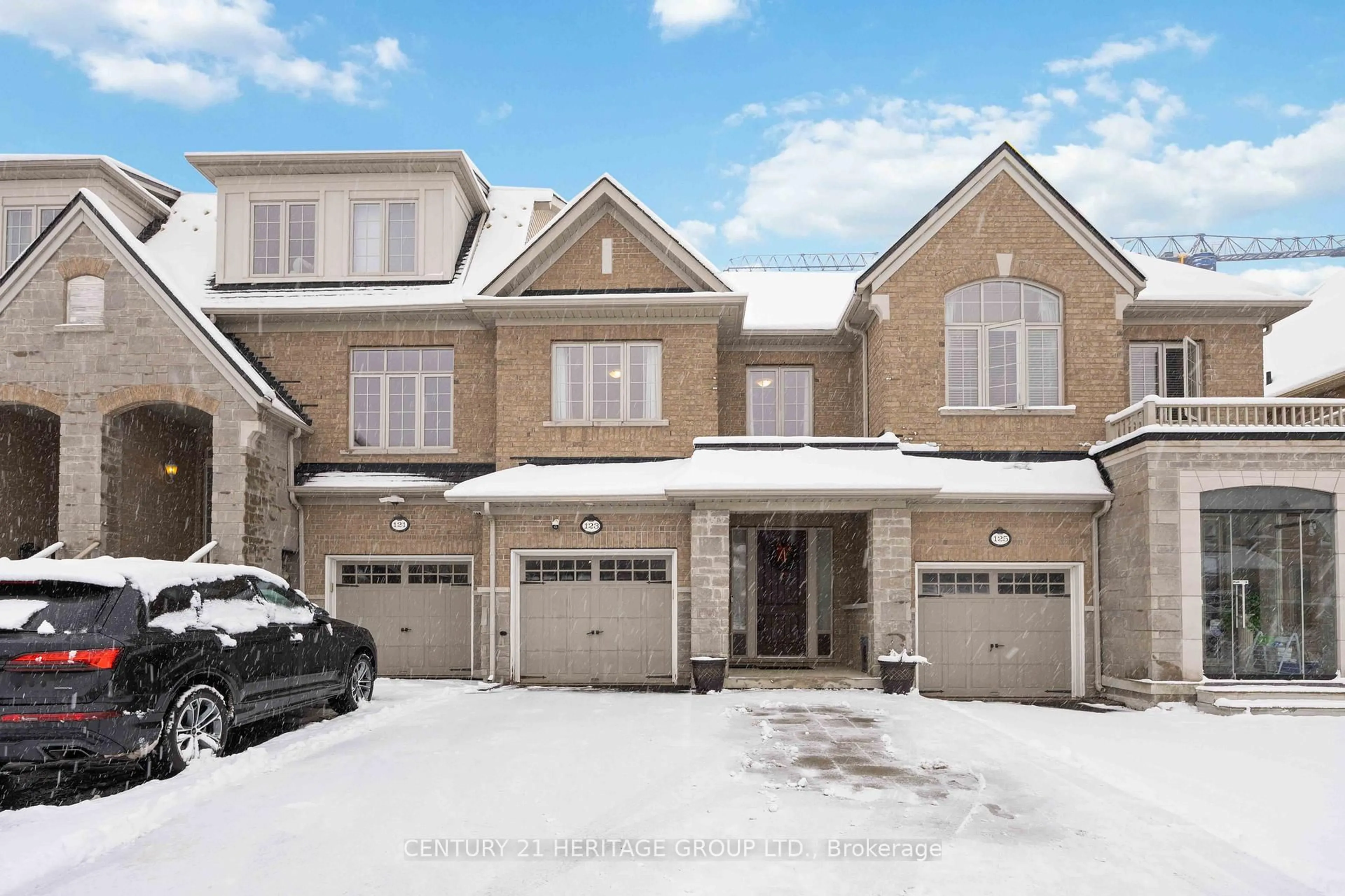 Home with brick exterior material, street for 123 Lacewood Dr, Richmond Hill Ontario L4S 0E5