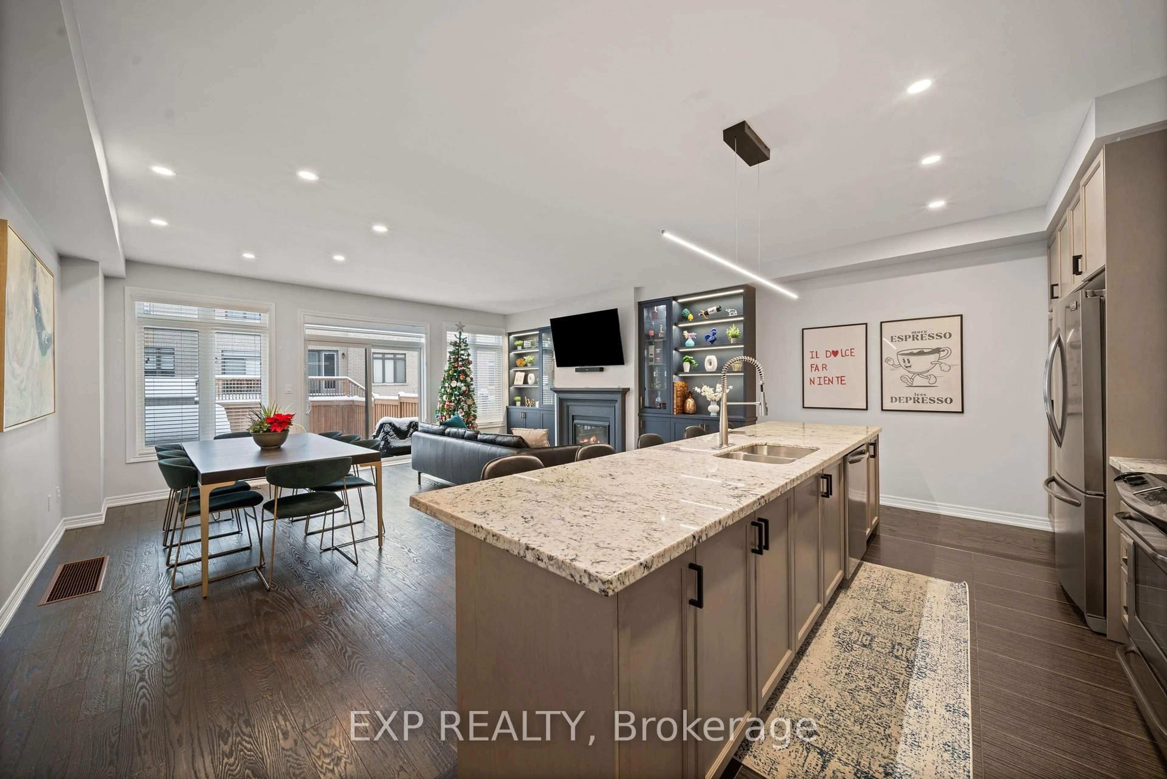 Open concept kitchen, ceramic/tile floor for 82 Gower Dr, Aurora Ontario L4G 0W1