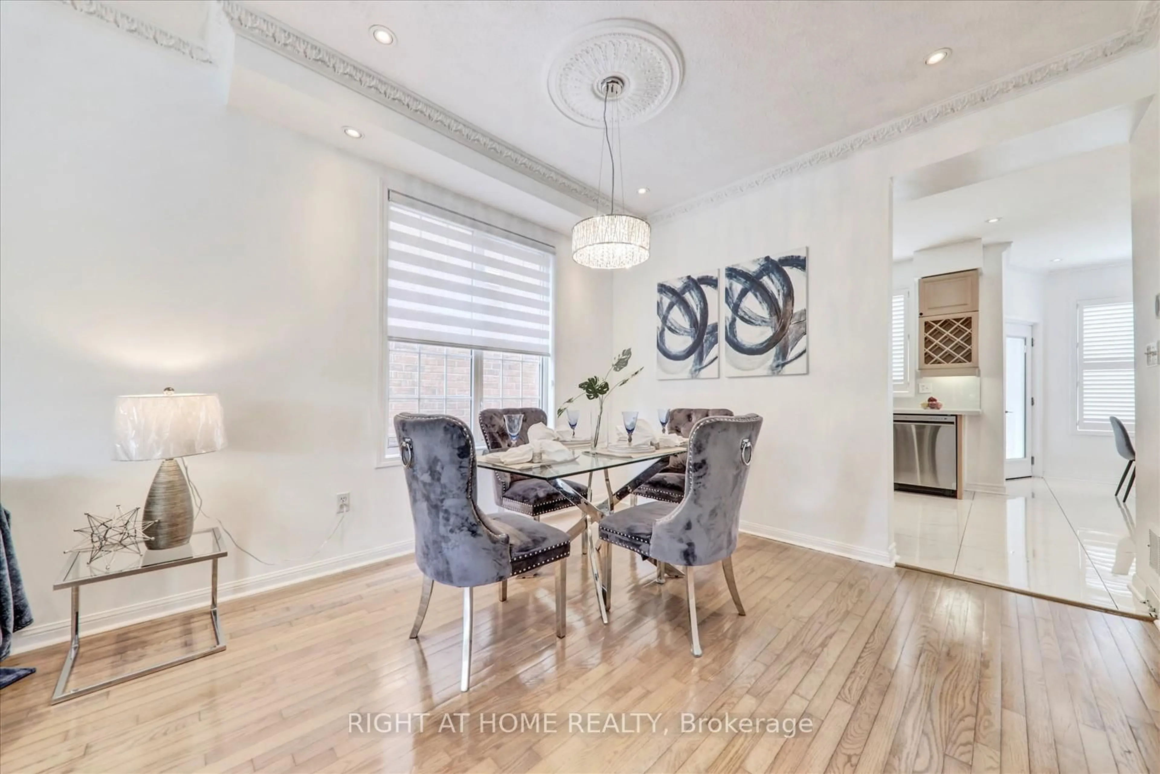 Dining room, wood/laminate floor for 8 Santa Maria Tr, Vaughan Ontario L6A 2Y7