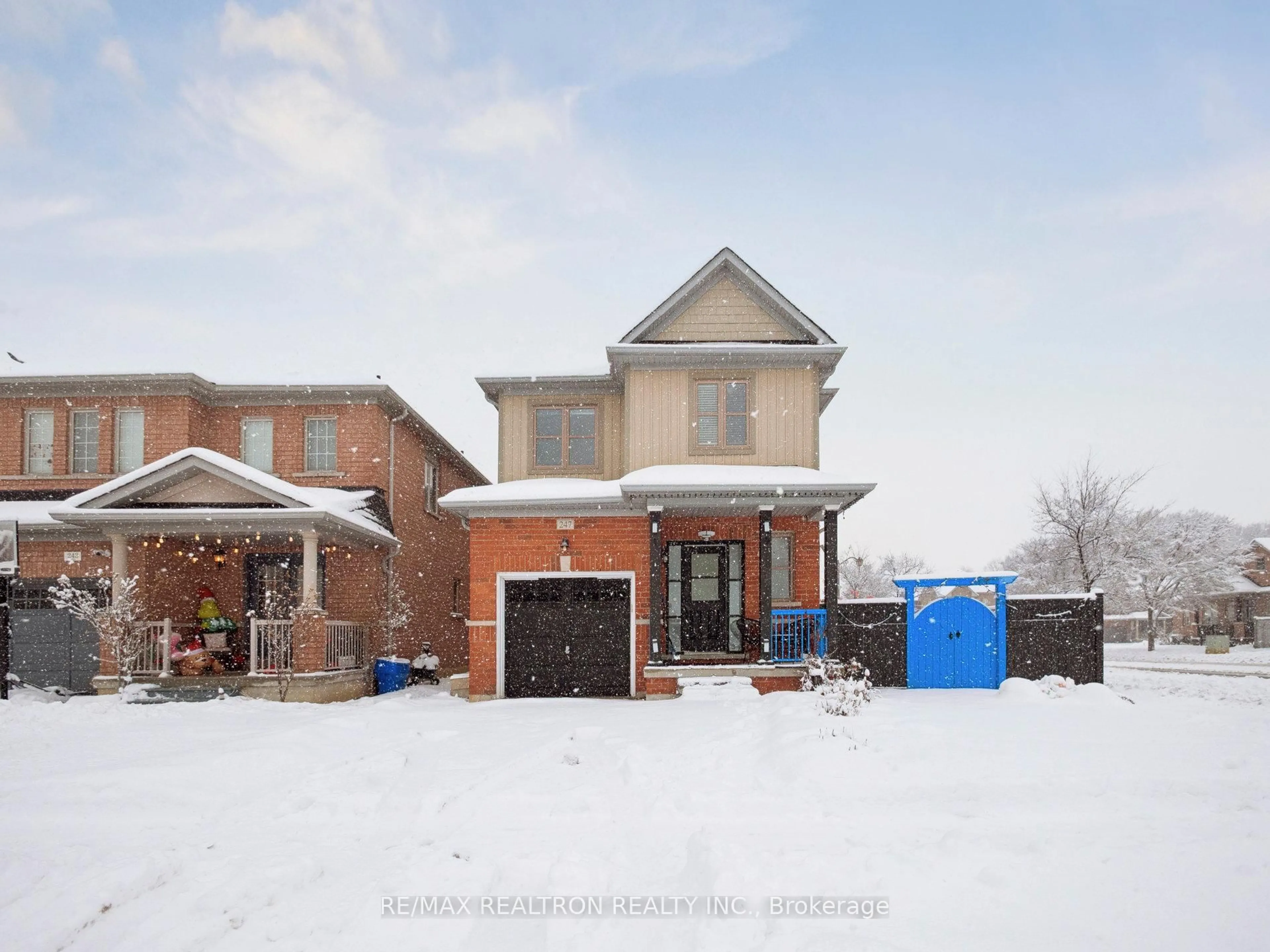 Home with brick exterior material, street for 247 Cabin Trail Cres, Whitchurch-Stouffville Ontario L4A 0S4