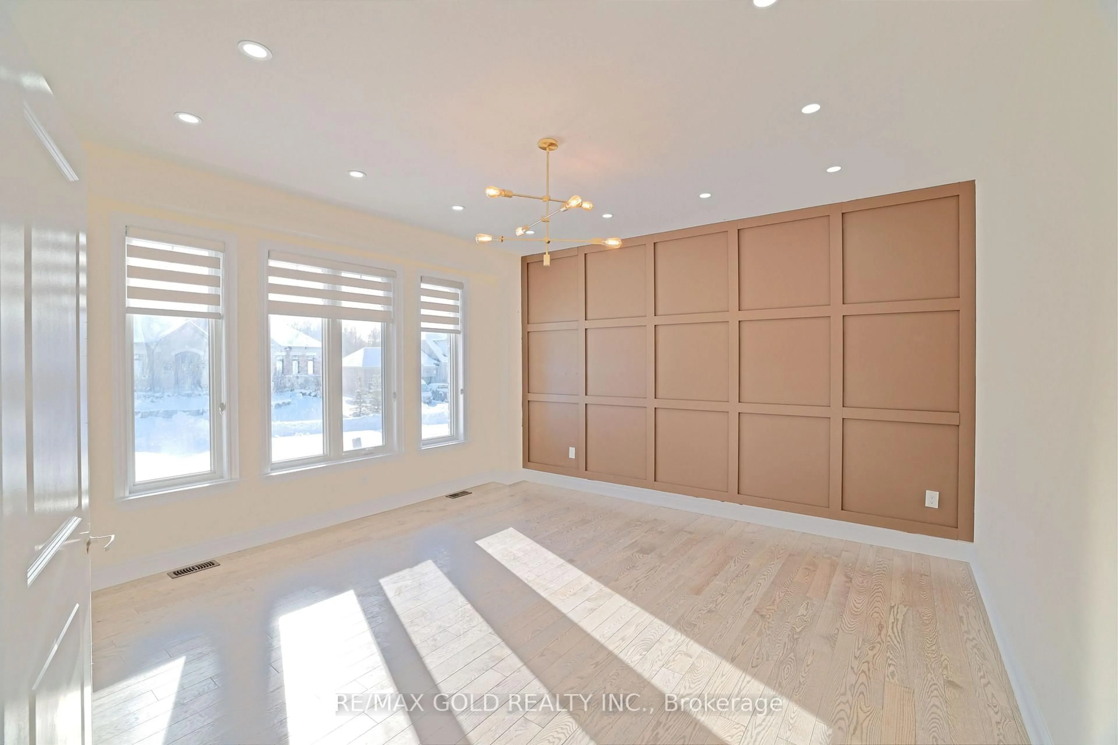 Unknown for 10 Stewart Cres, Essa Ontario L0L 2N0