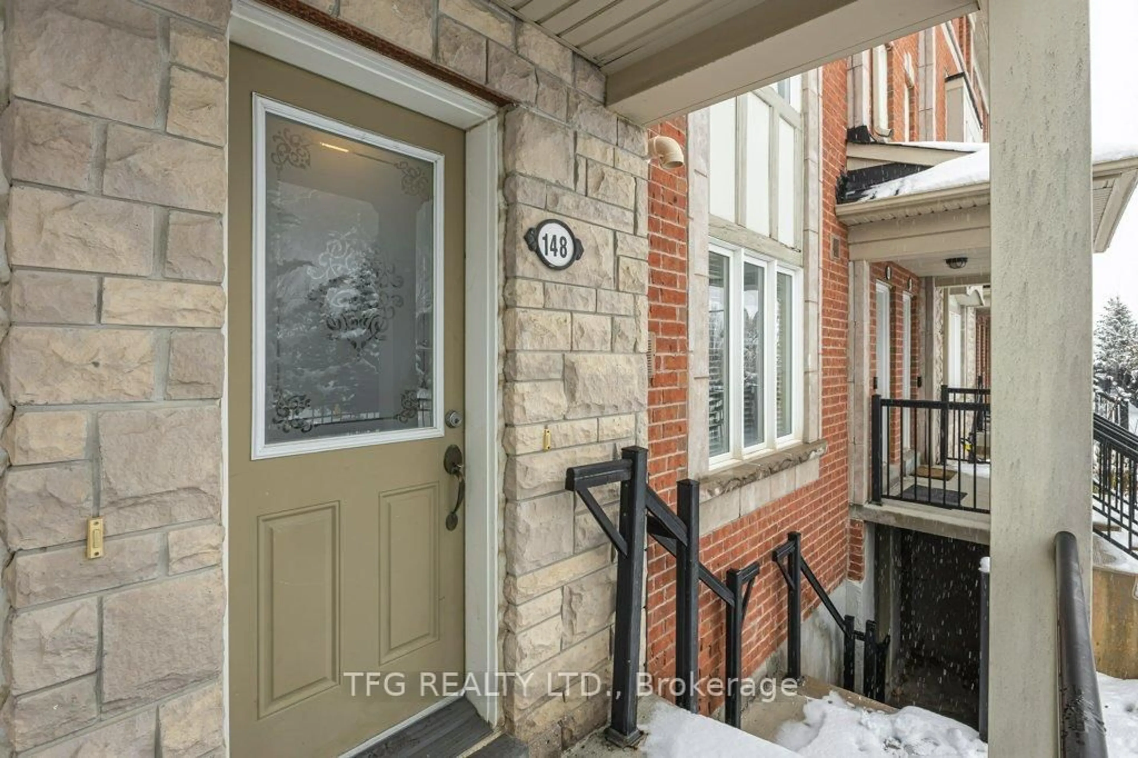 Indoor entryway for 148 Louisburg Way #129, Markham Ontario L6E 0C5