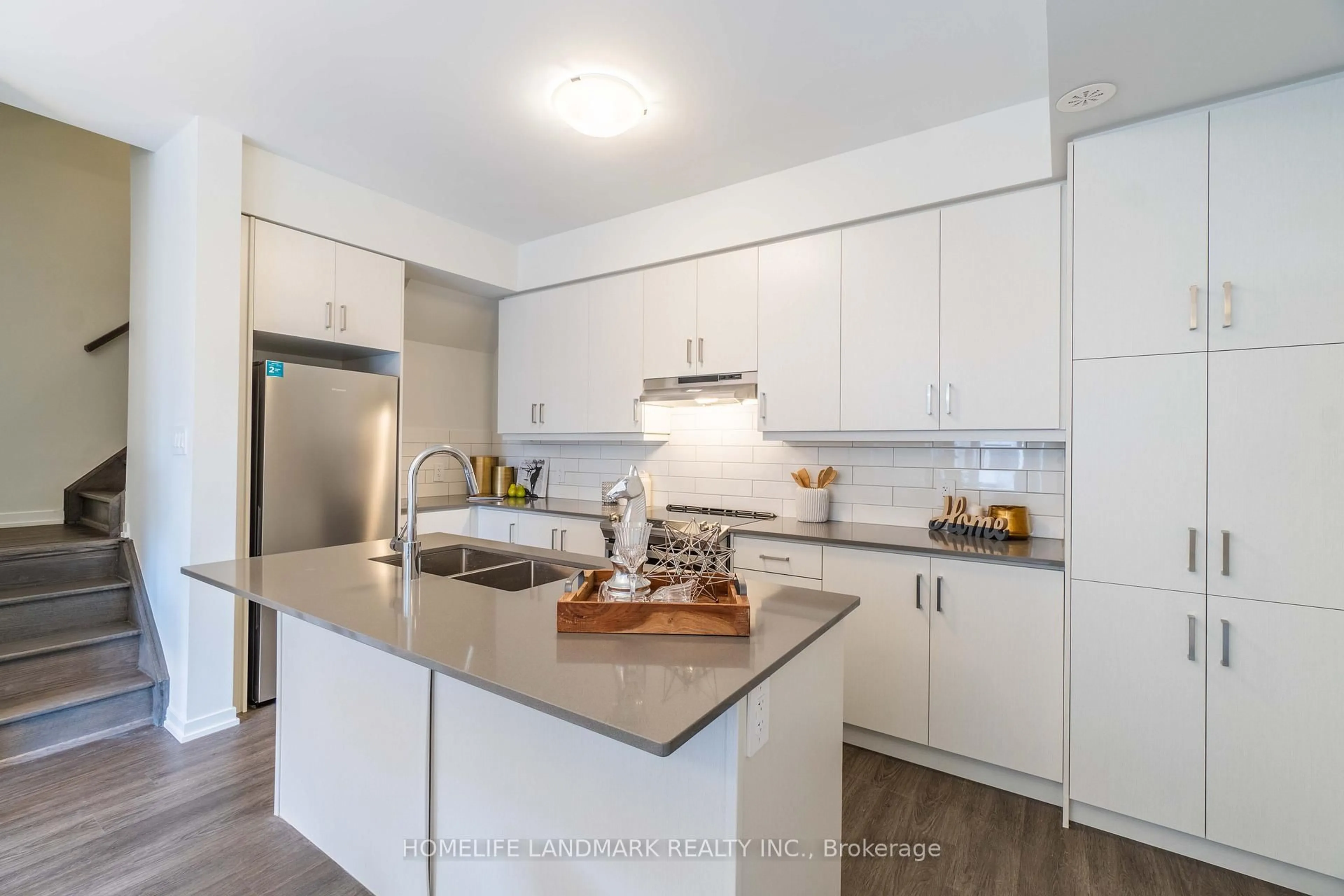 Open concept kitchen, unknown for 10 Almond Blossom Mews #TH109, Vaughan Ontario L4K 0N6