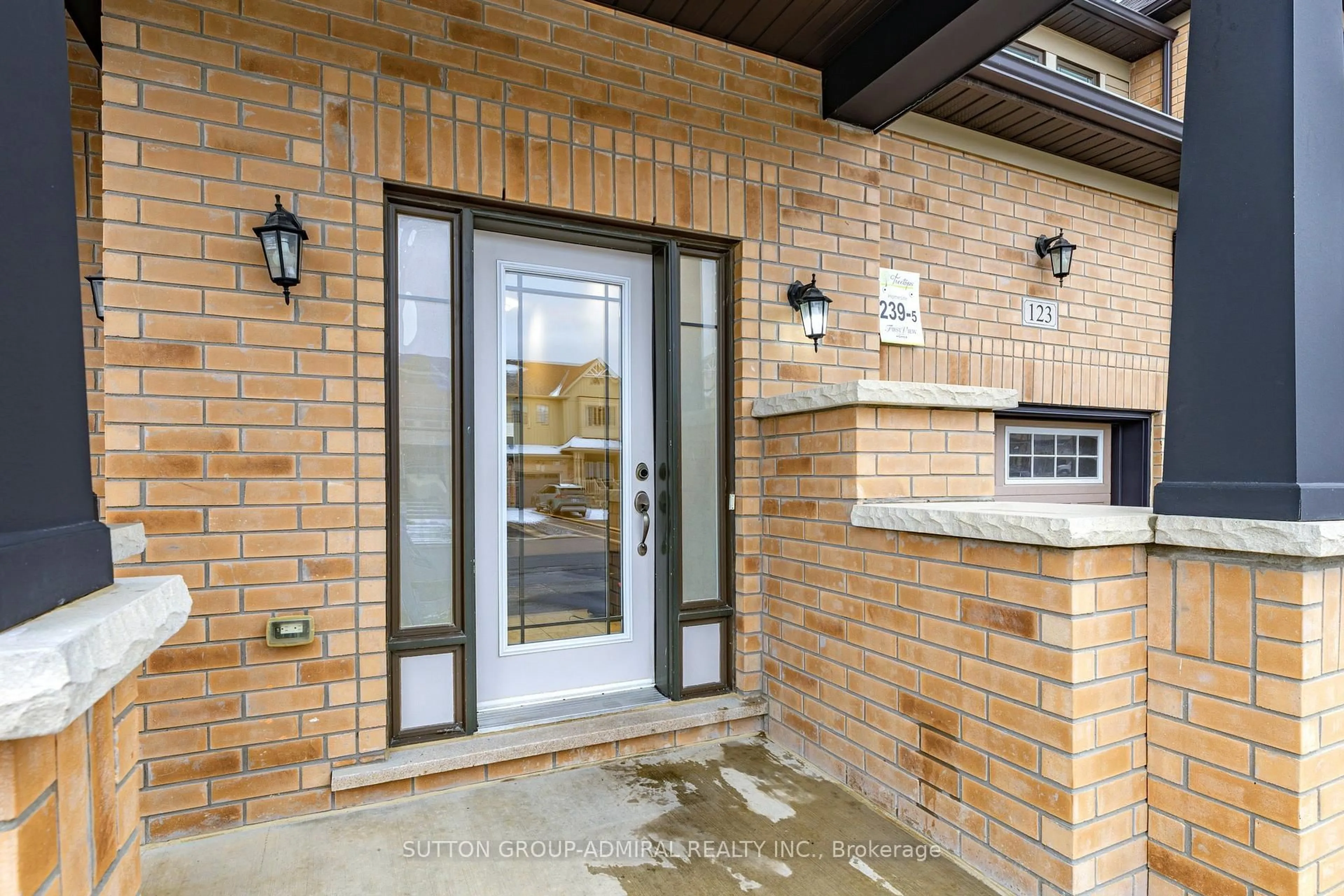 Unknown for 123 Arnold Cres, New Tecumseth Ontario L9R 0T5