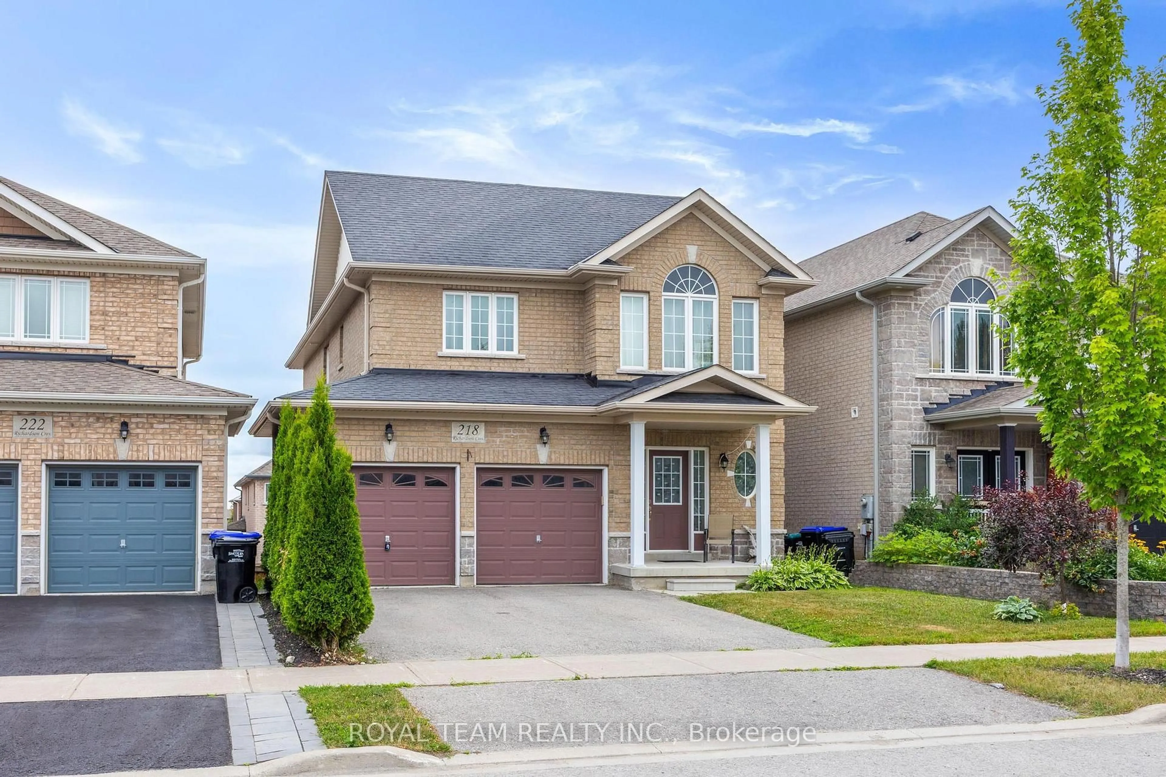 Home with brick exterior material, street for 218 Richardson Cres, Bradford West Gwillimbury Ontario L3Z 0R6