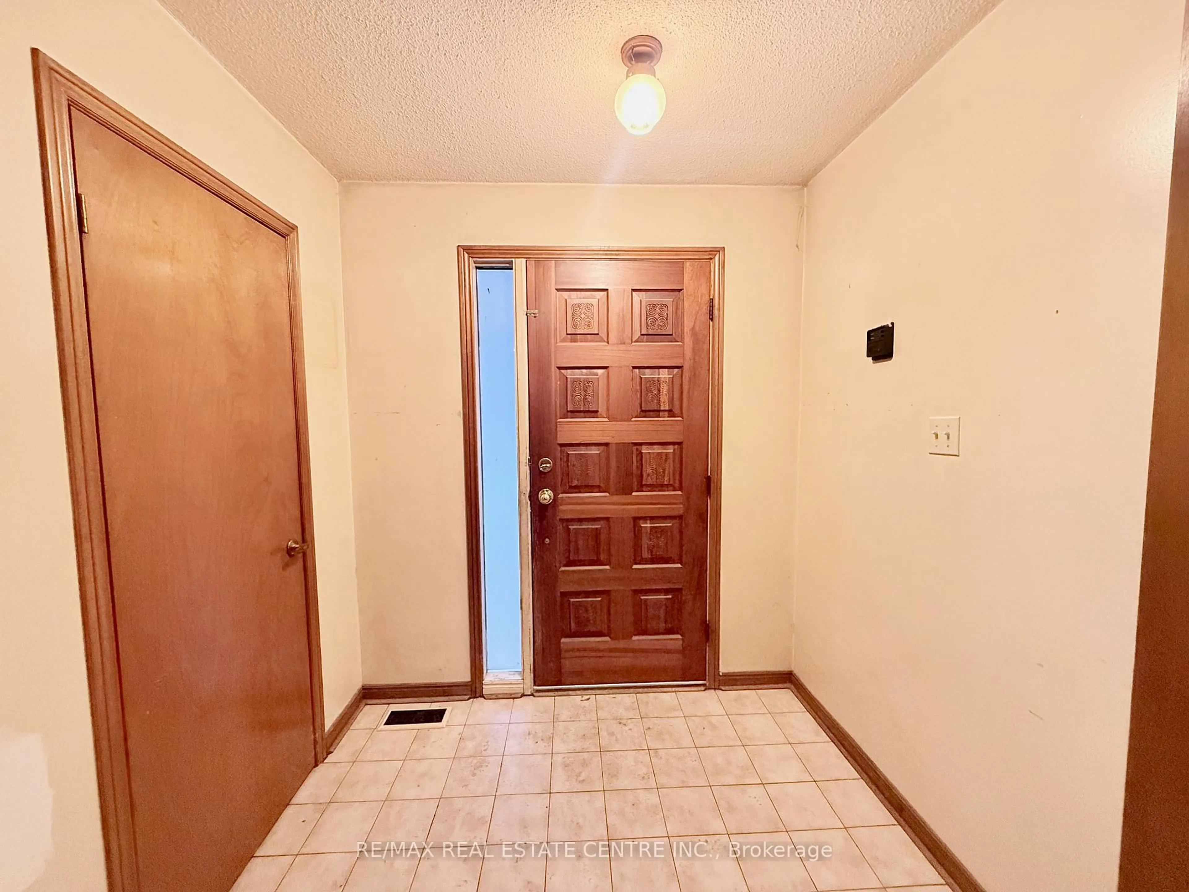 Unknown for 320 Brownridge Dr, Vaughan Ontario L4J 5X1